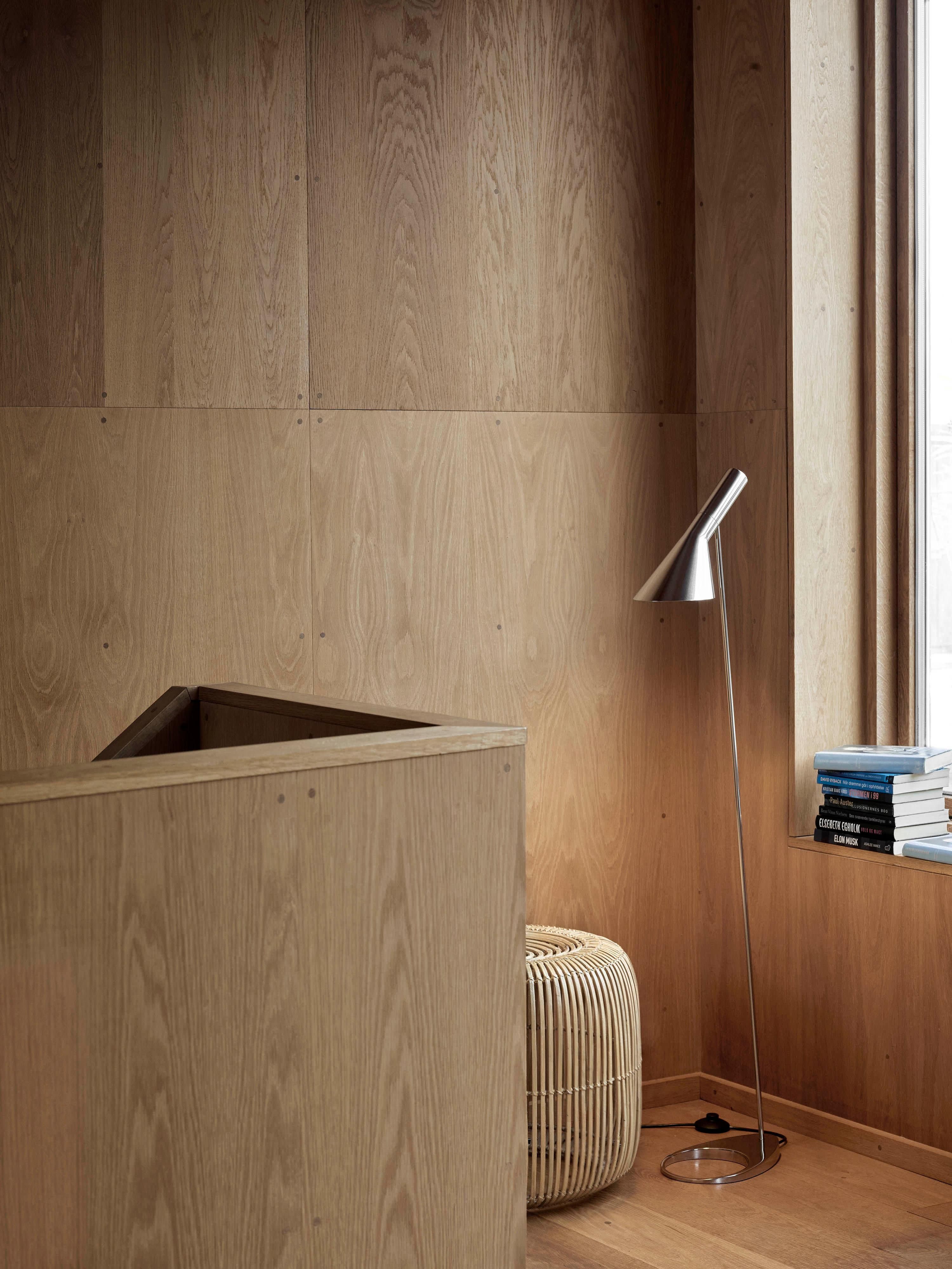 AJ Small Reading Lamp