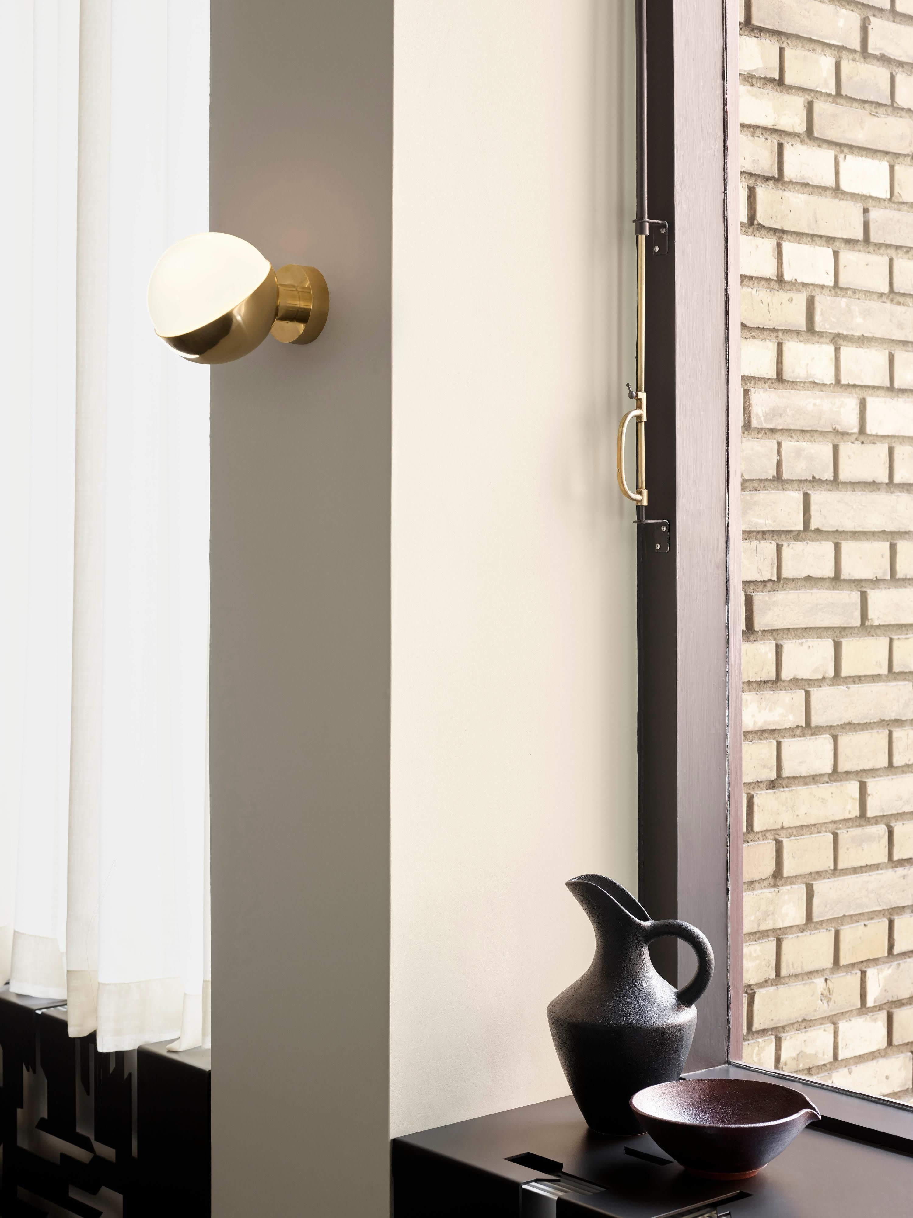 Studio Mouth-Blown Glass Wall Lamp VL