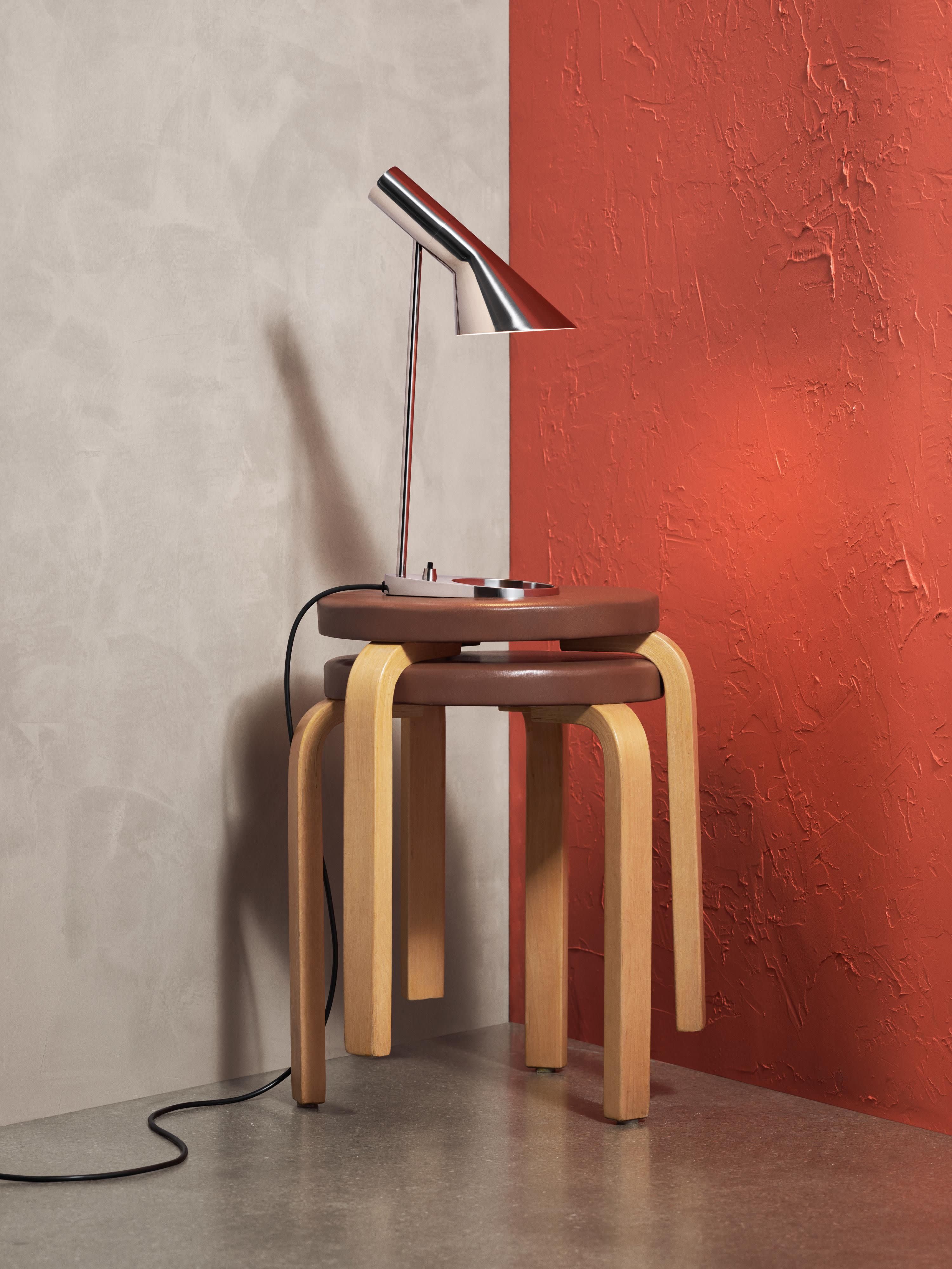 AJ Desk Lamp