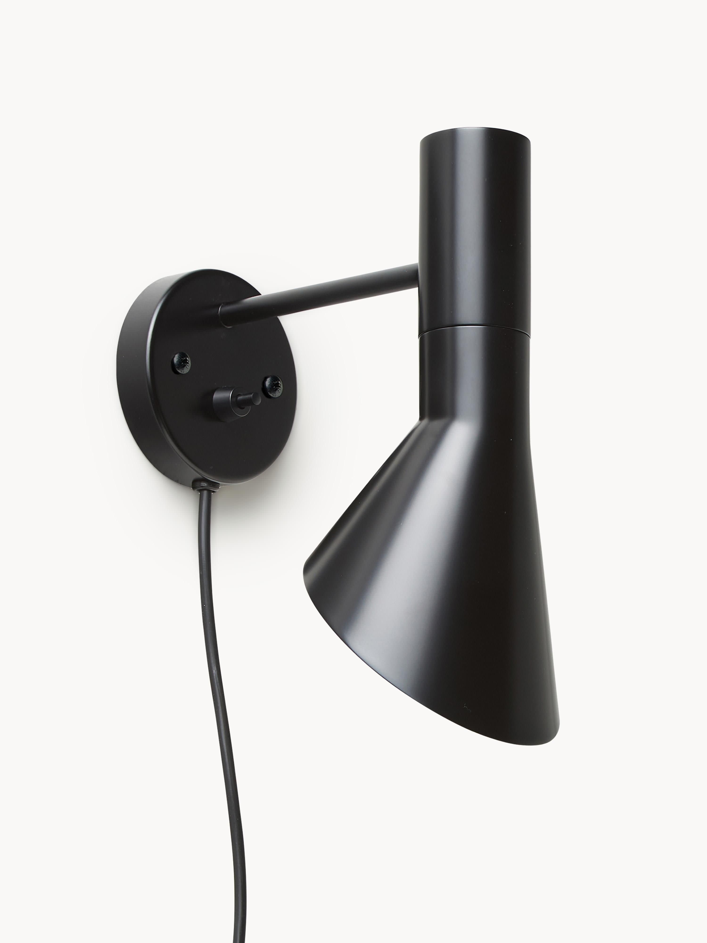 AJ Wall Lamp with Plug