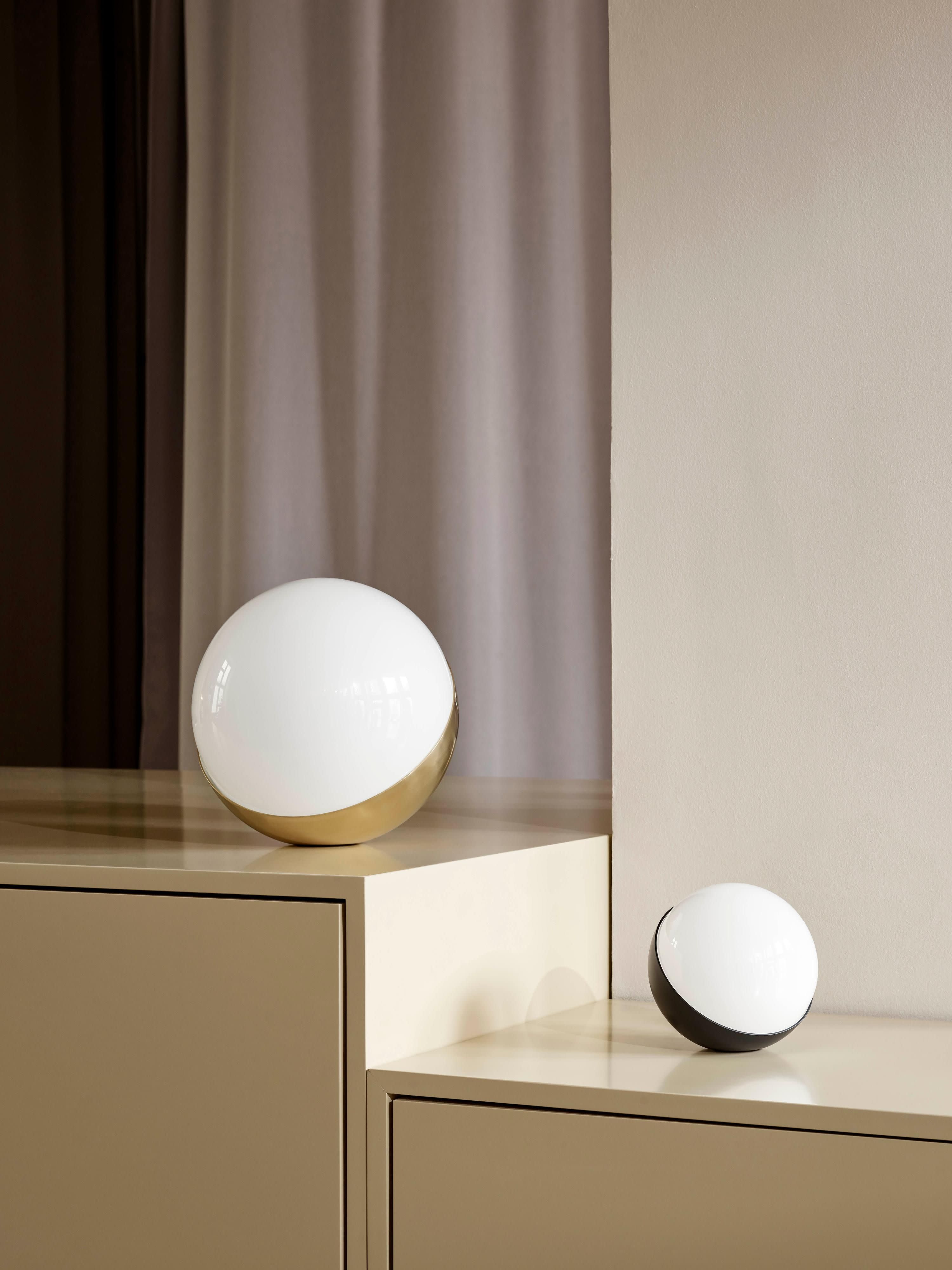 Studio Mouth-Blown Dimmable Table Lamp VL
