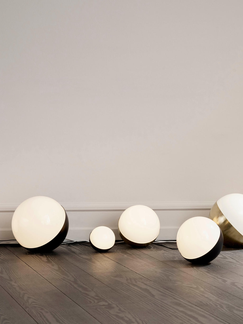 Studio Mouth-Blown Dimmable Table Lamp VL