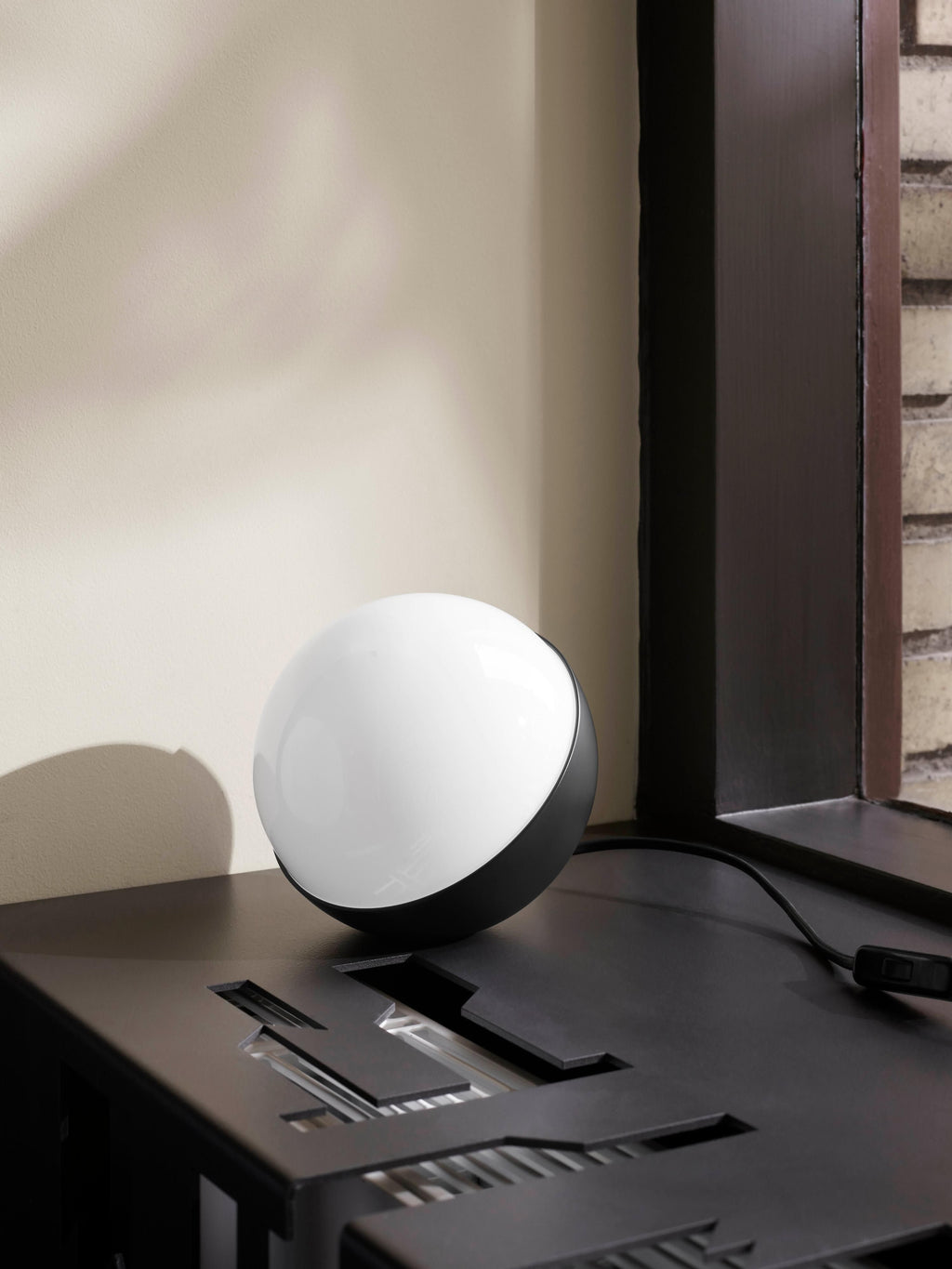 Studio Mouth-Blown Dimmable Table Lamp VL