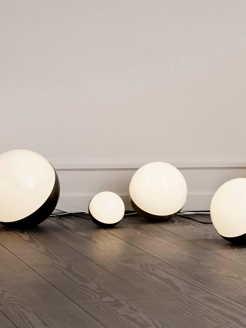 Studio Mouth-Blown Dimmable Table Lamp VL