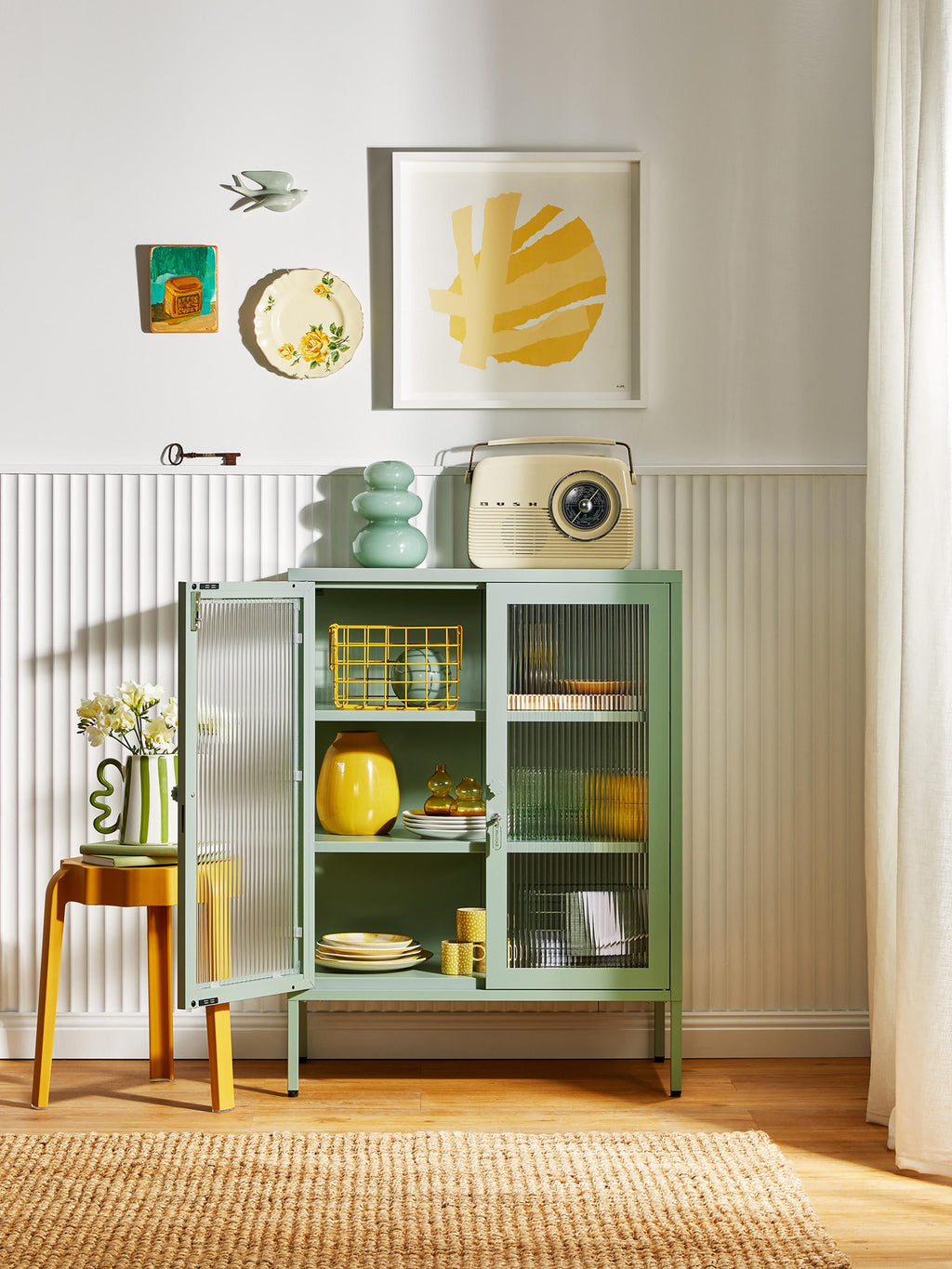Mixer Metal Display Cabinet The with Ribbed Glass
