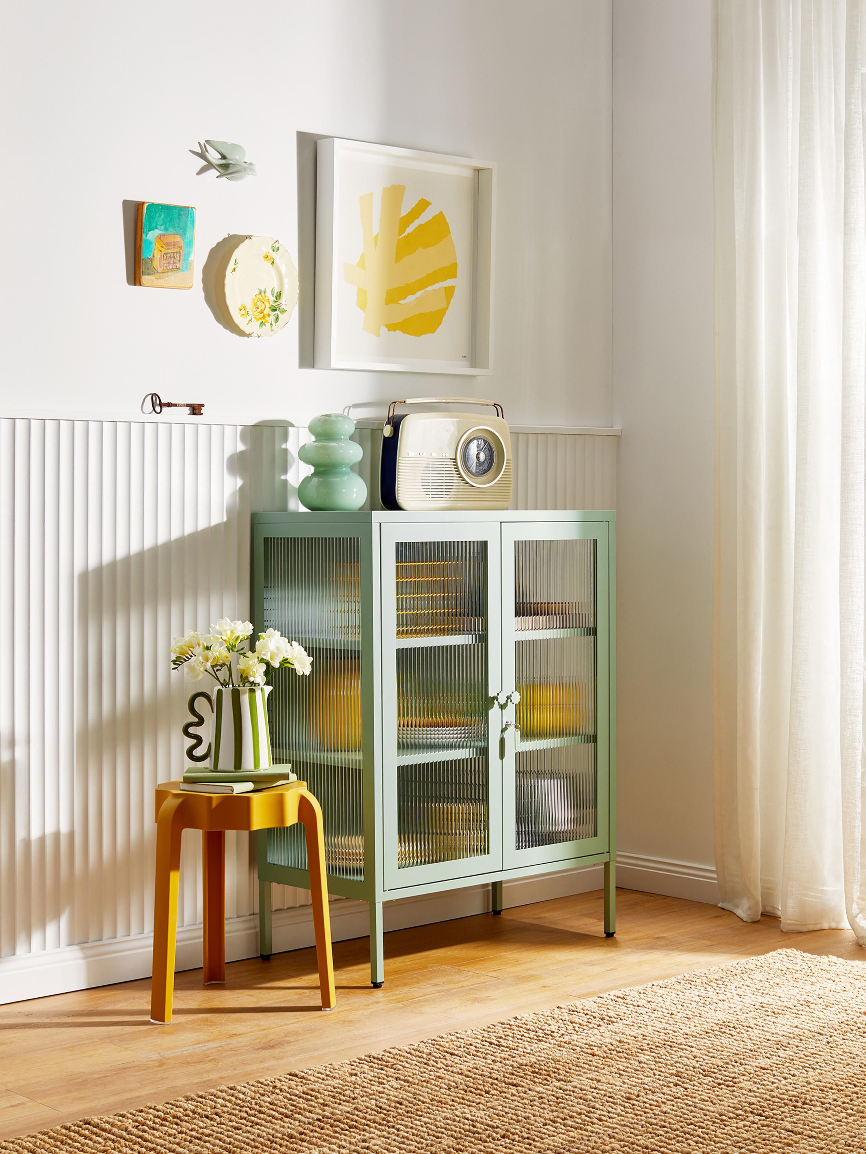 Mixer Metal Display Cabinet The with Ribbed Glass