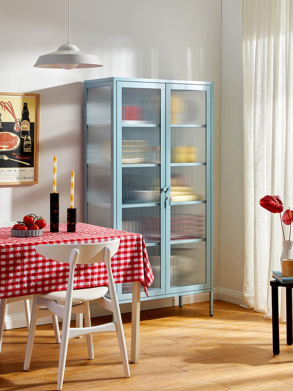 Collector Metal Display Cabinet The with Ribbed Glass