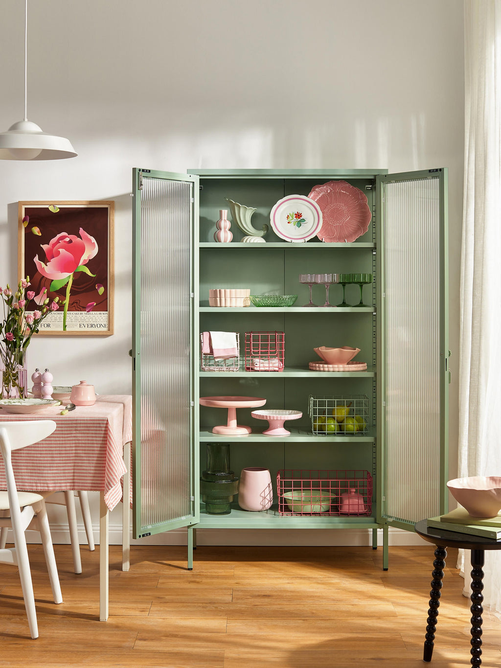 Collector Metal Display Cabinet The with Ribbed Glass