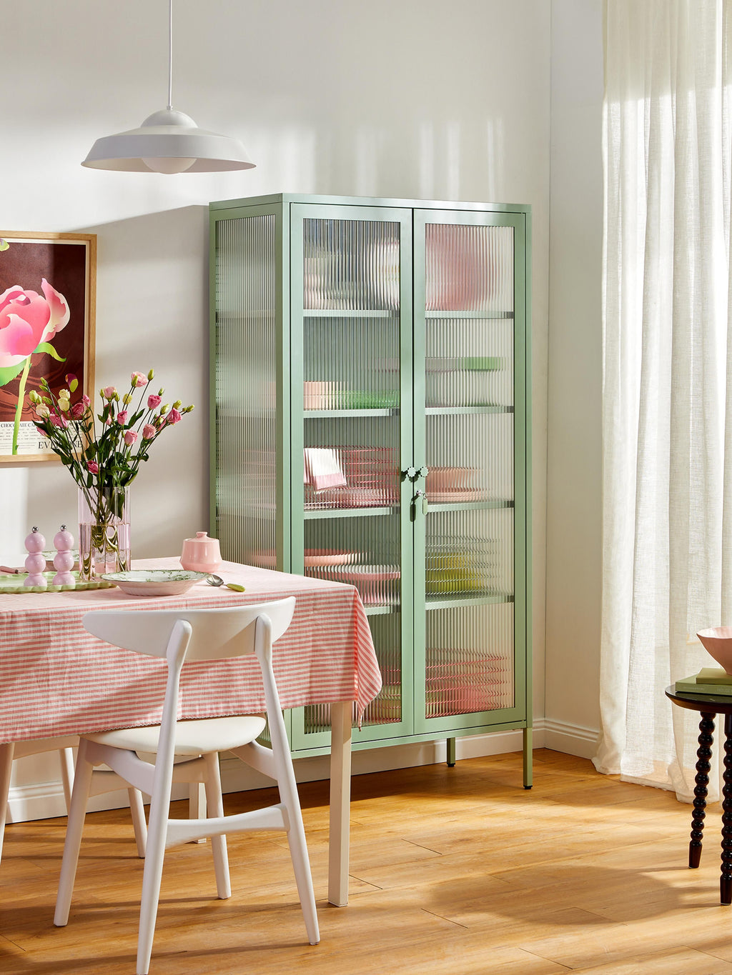 Collector Metal Display Cabinet The with Ribbed Glass