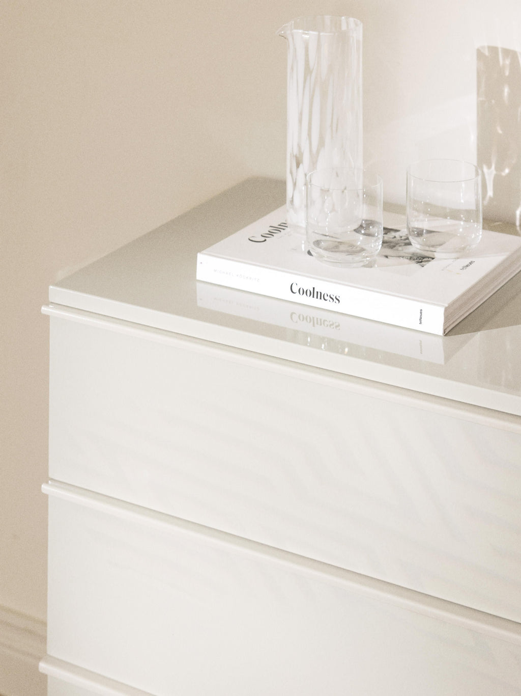 Elona Dresser