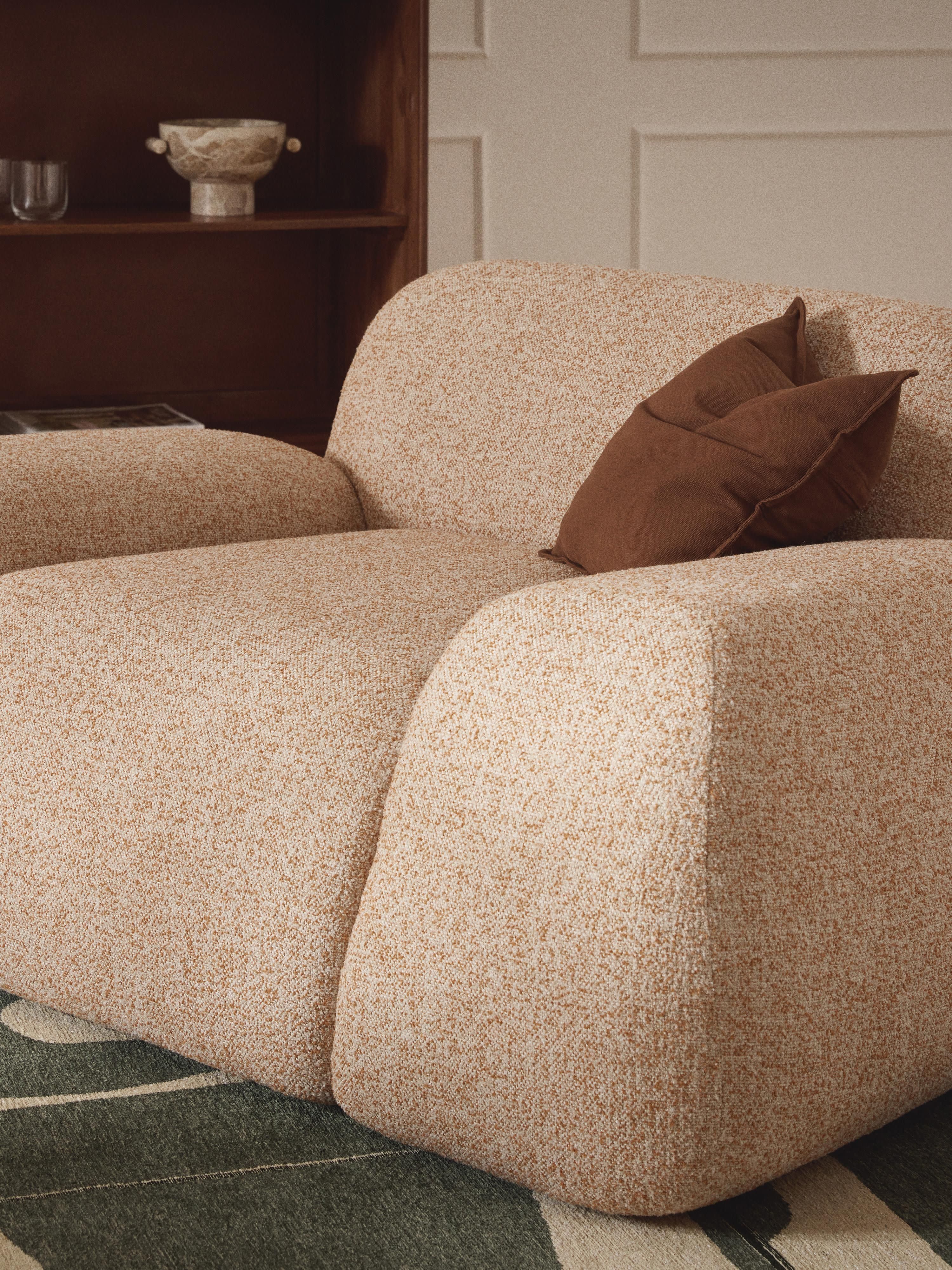 Wolke Bouclé Lounge Chair