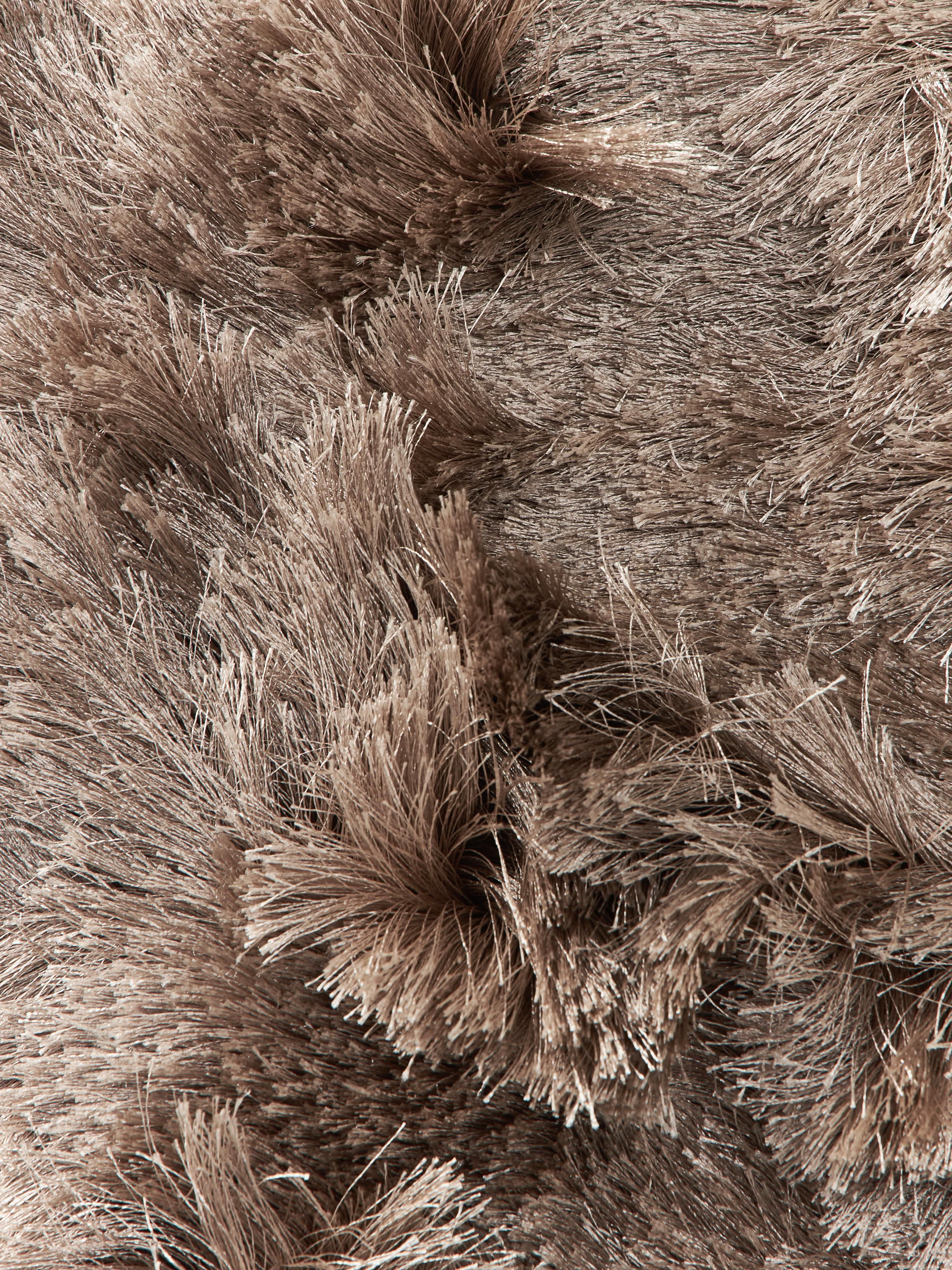 Jimmy Shiny Long-Pile Rug