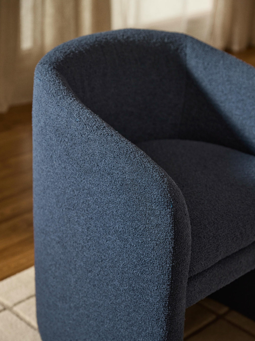 Mairo Bouclé Dining Chair with Armrests