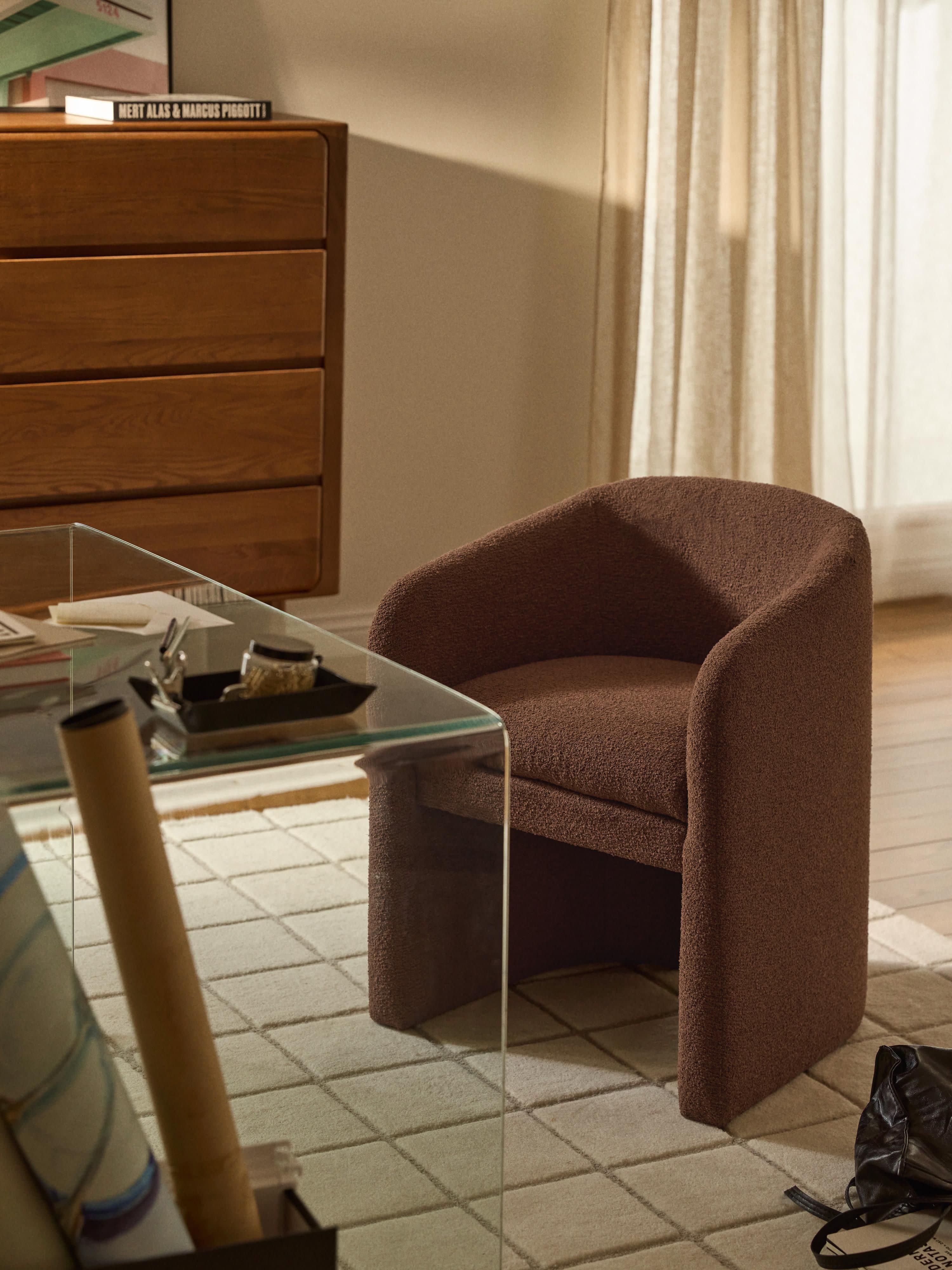 Mairo Bouclé Dining Chair with Armrests