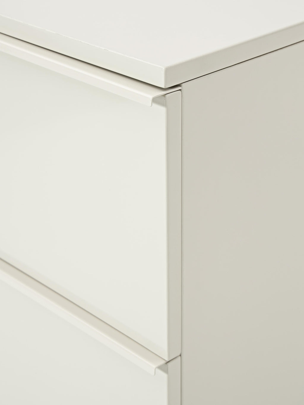 Elona Small Dresser