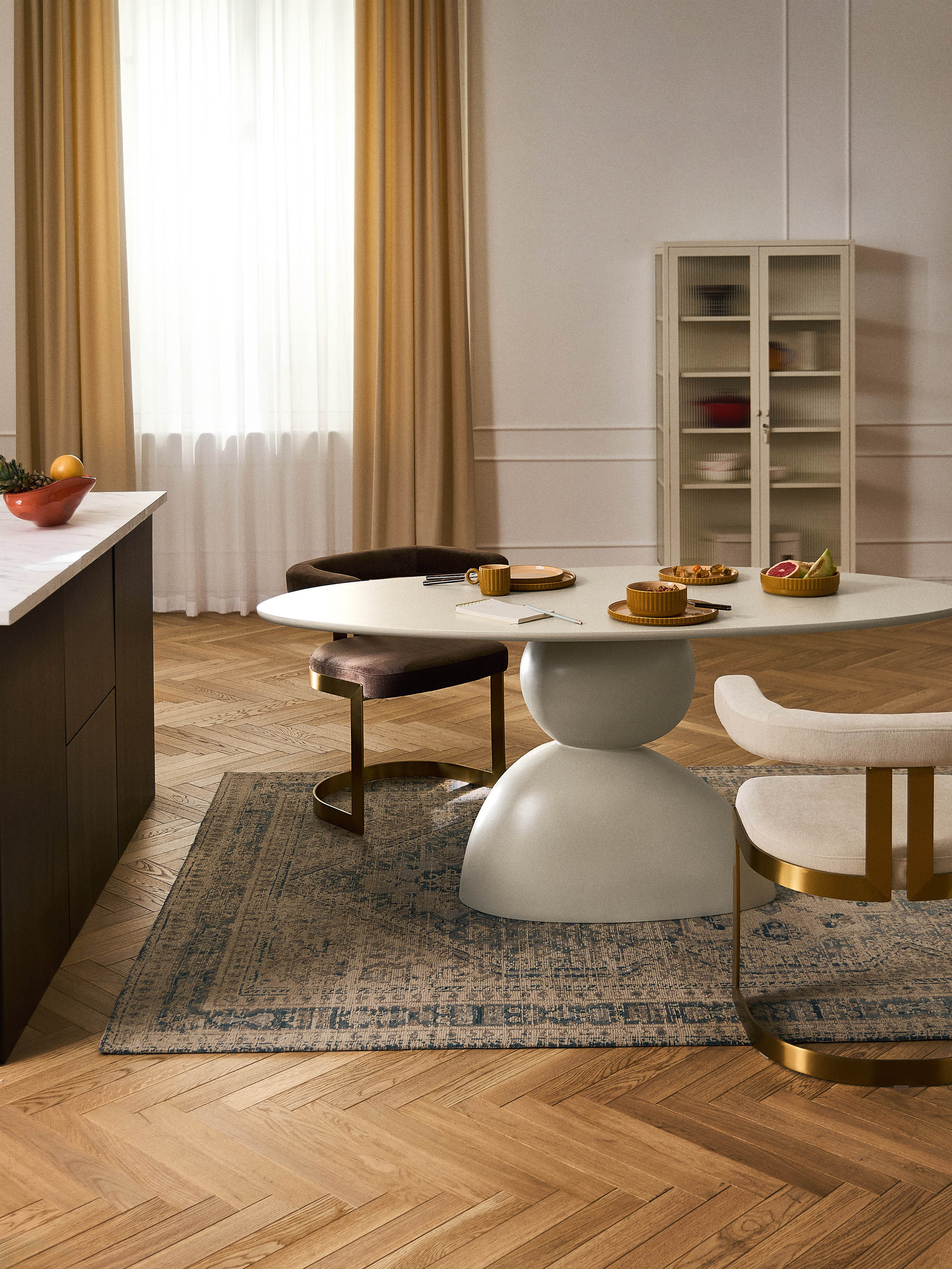 Sahra Oval Dining Table with Organic Design, 180 x 90 cm