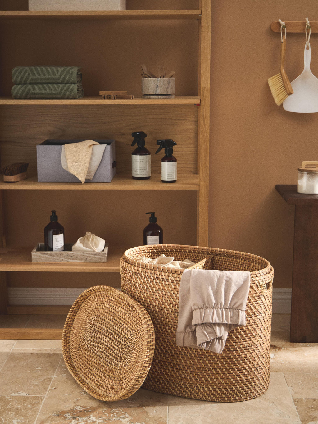 Lurdes Laundry Basket with Lid