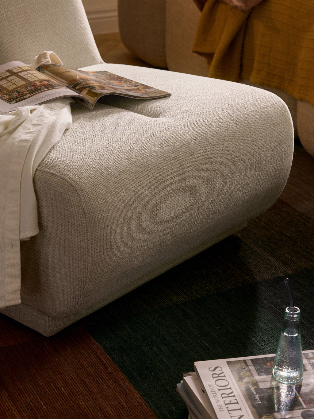 Emie Lounge Chair