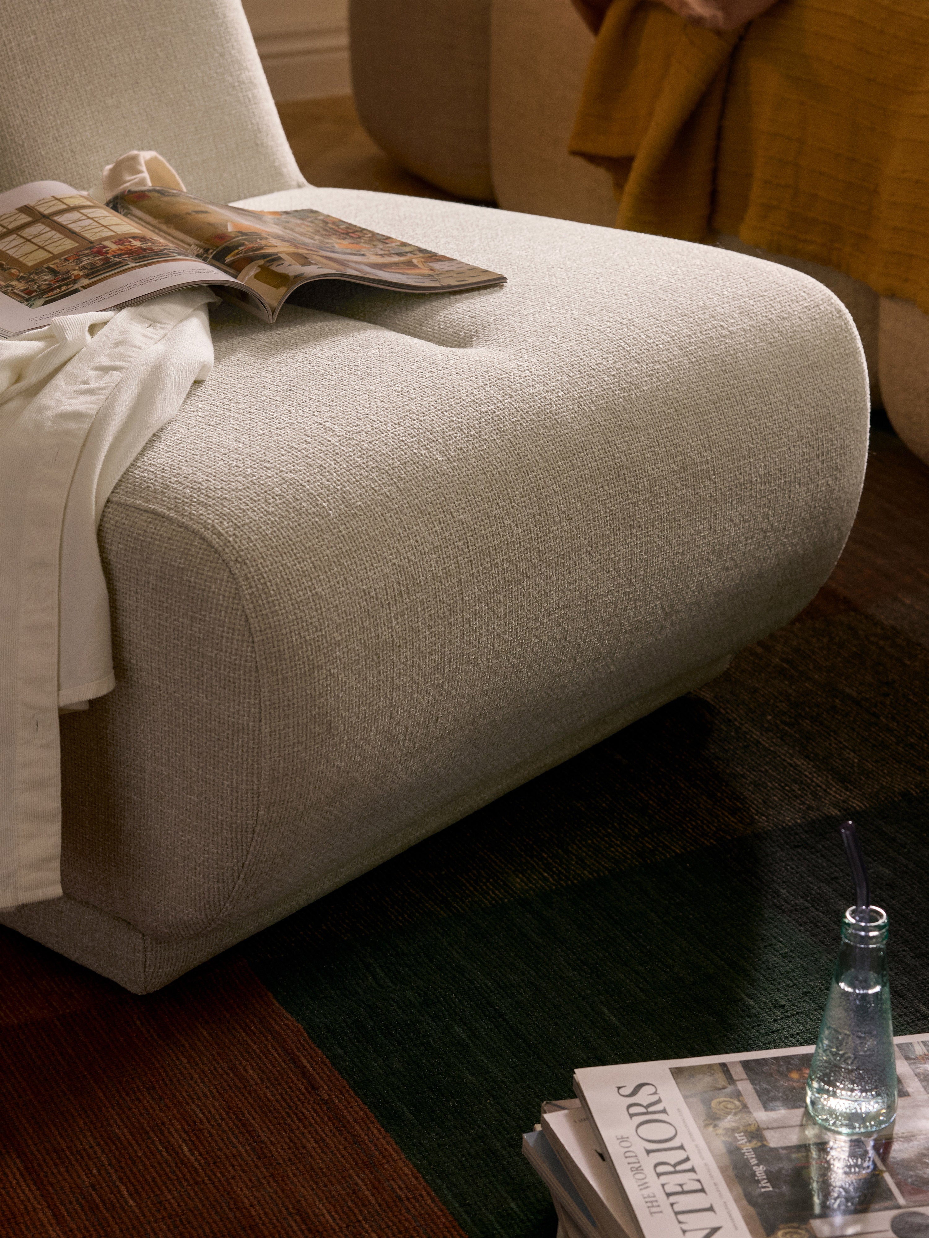 Emie Lounge Chair