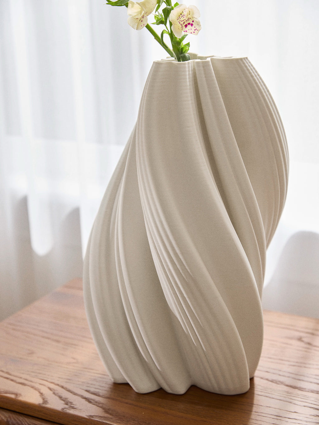 Melody 3D Printed Porcelain Vase, H 42 cm