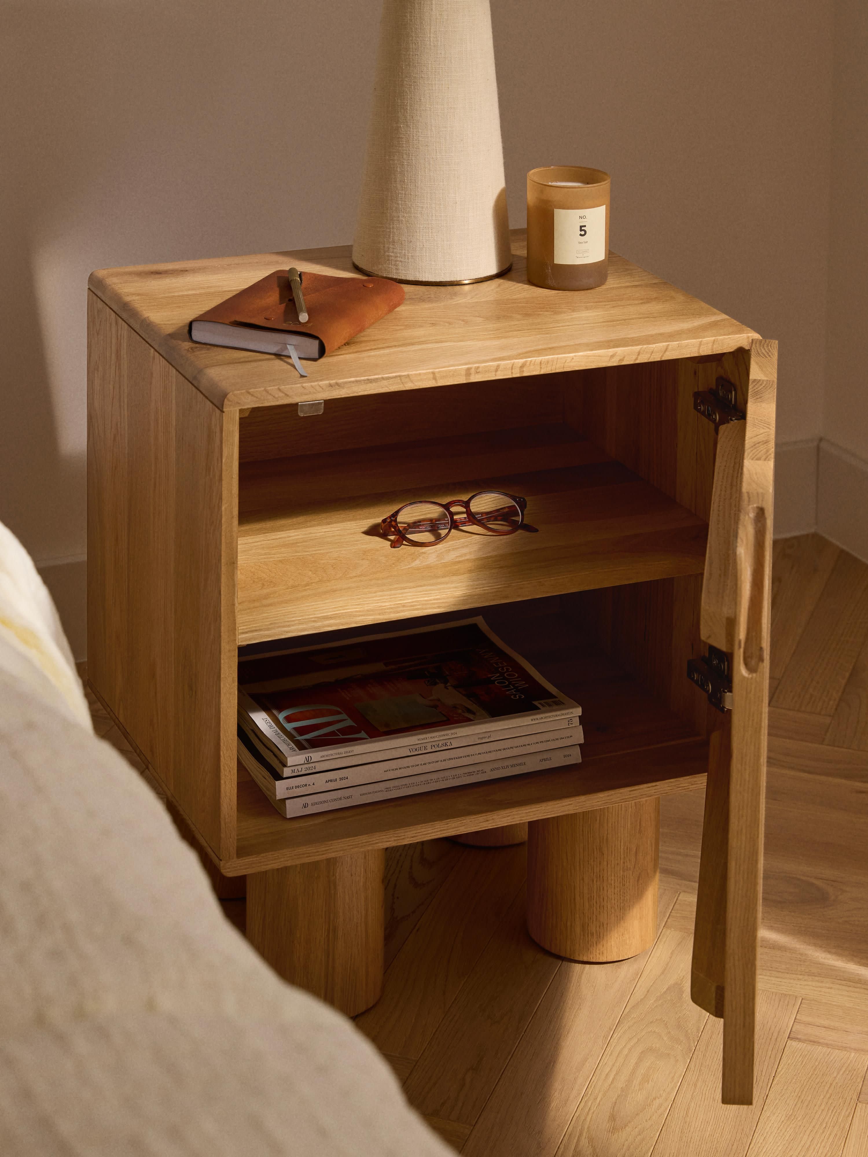 Cadi Oak Wood Bedside Table