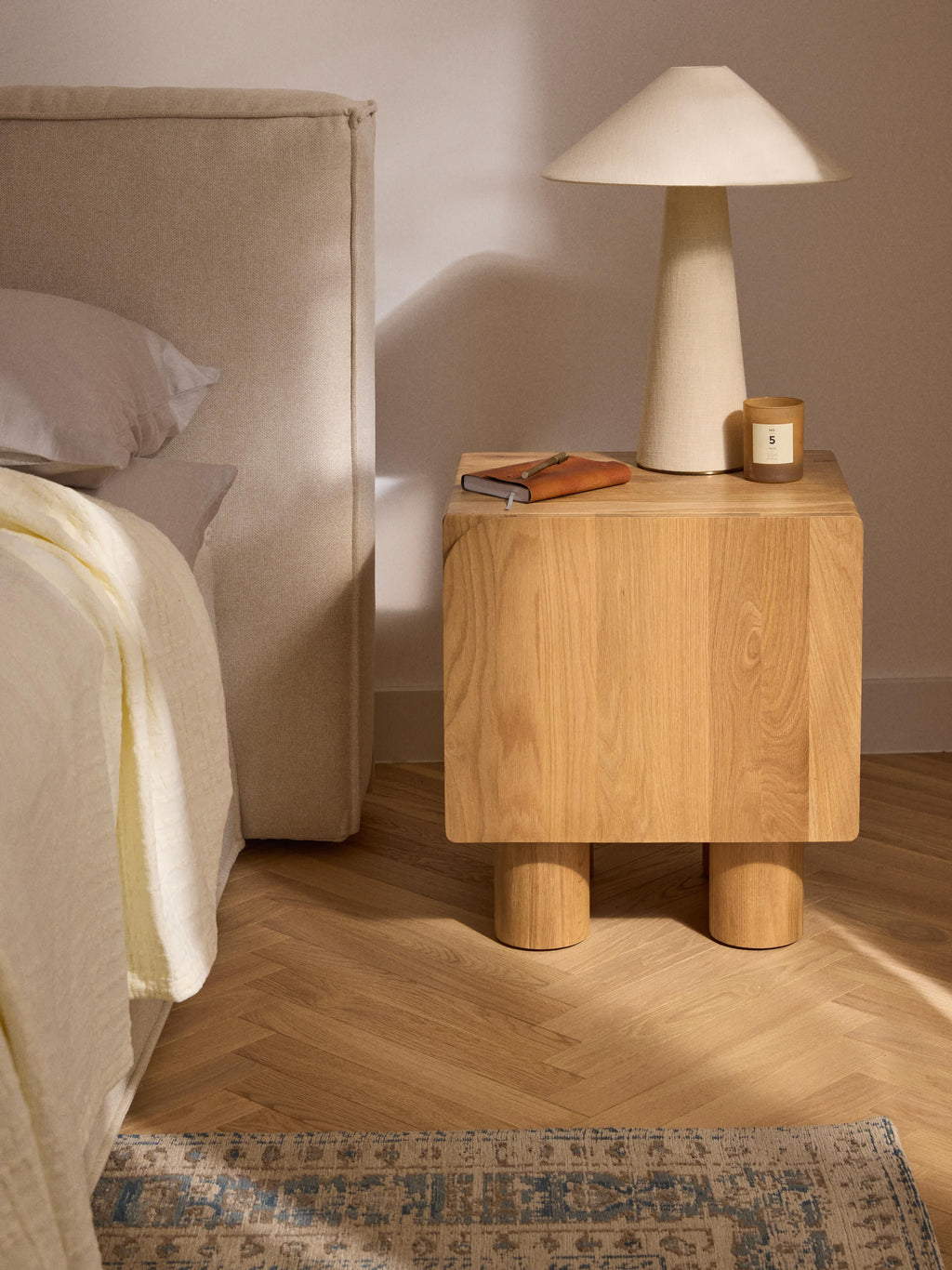 Cadi Oak Wood Bedside Table