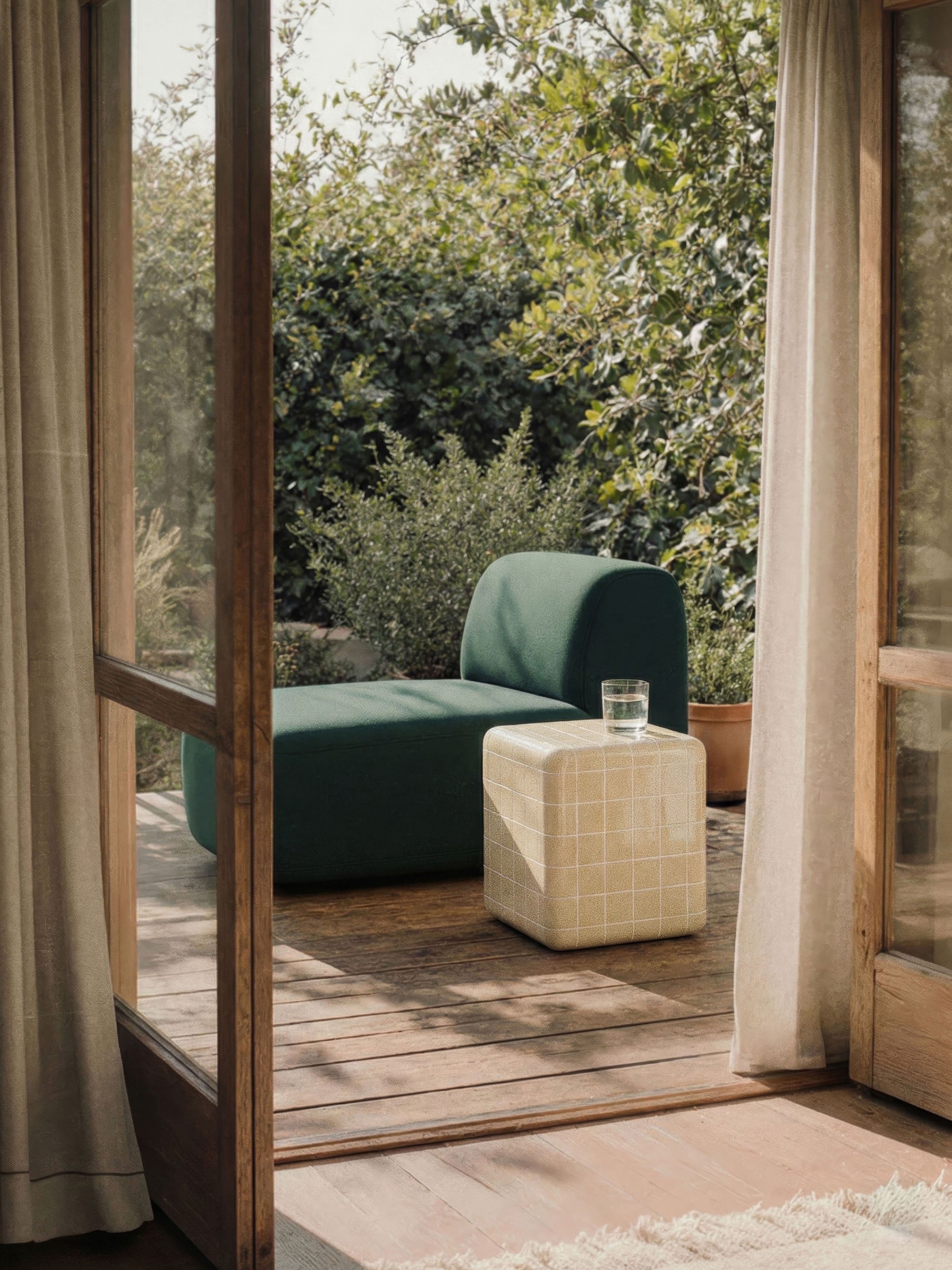 Doug In- & Outdoor Side Table