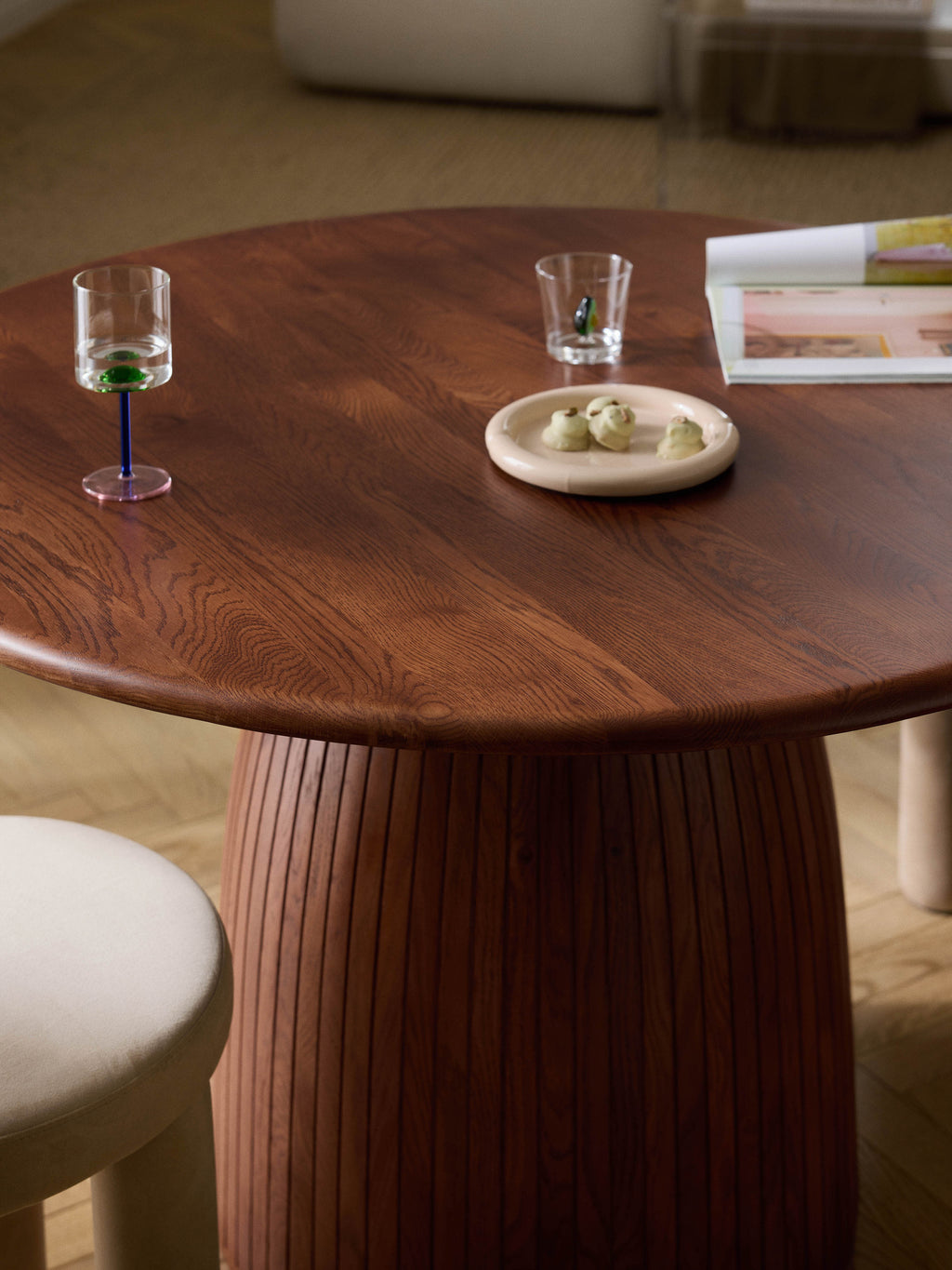 Nelly Round Dining Table with Groove Structure, in various sizes