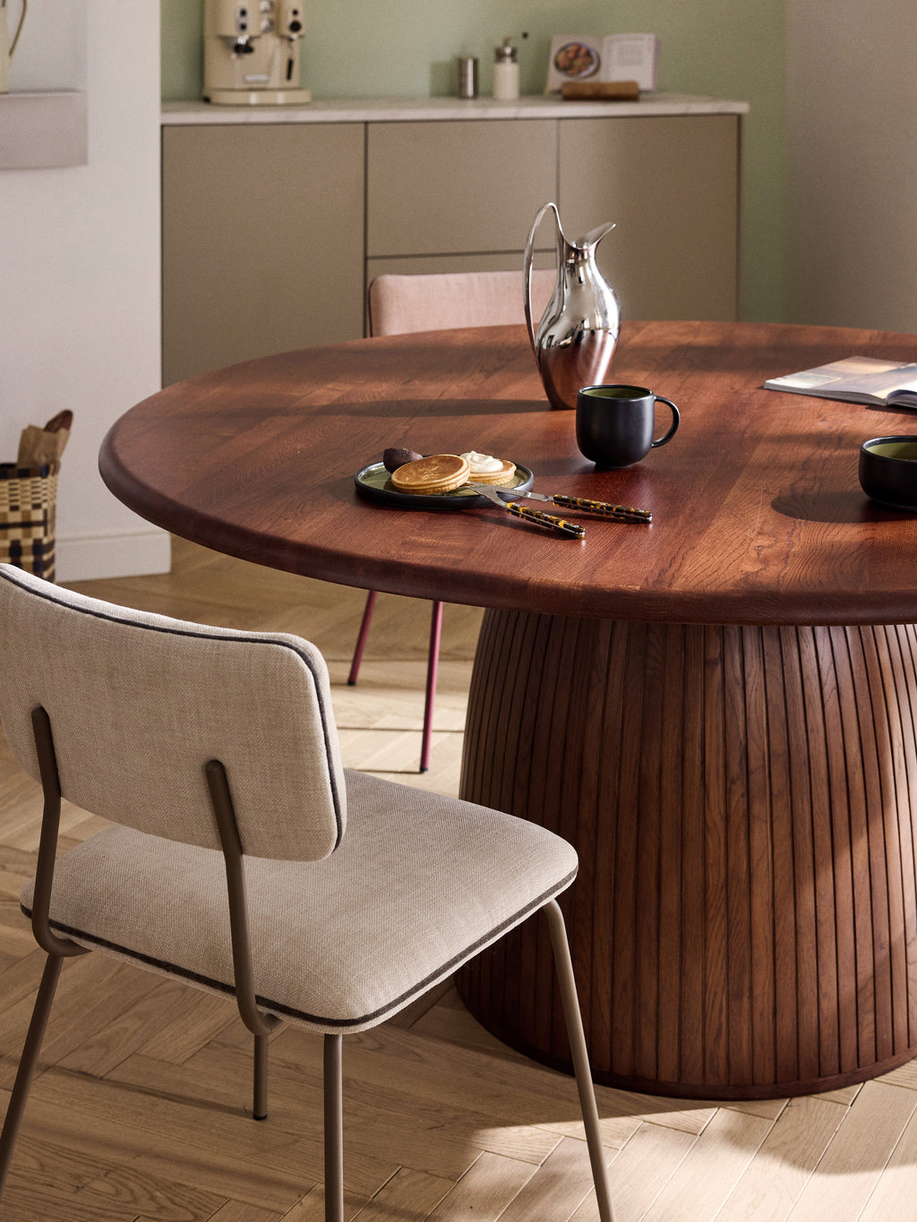 Nelly Round Dining Table with Groove Structure, in various sizes