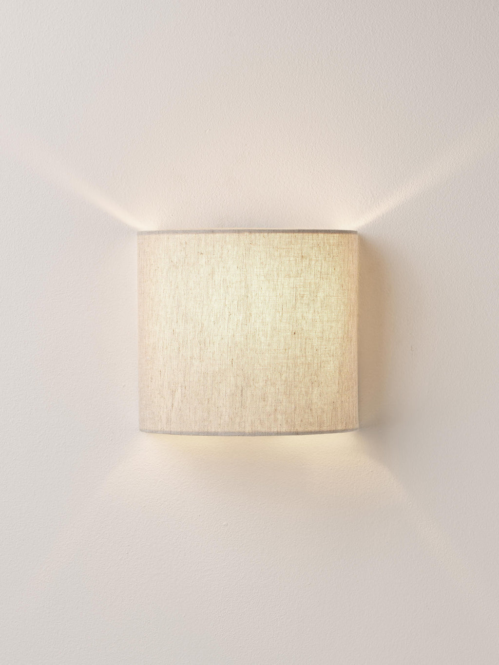 Ron Linen Wall Lamp