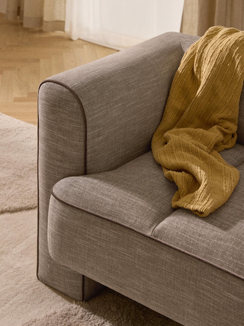 Bobi Armchair