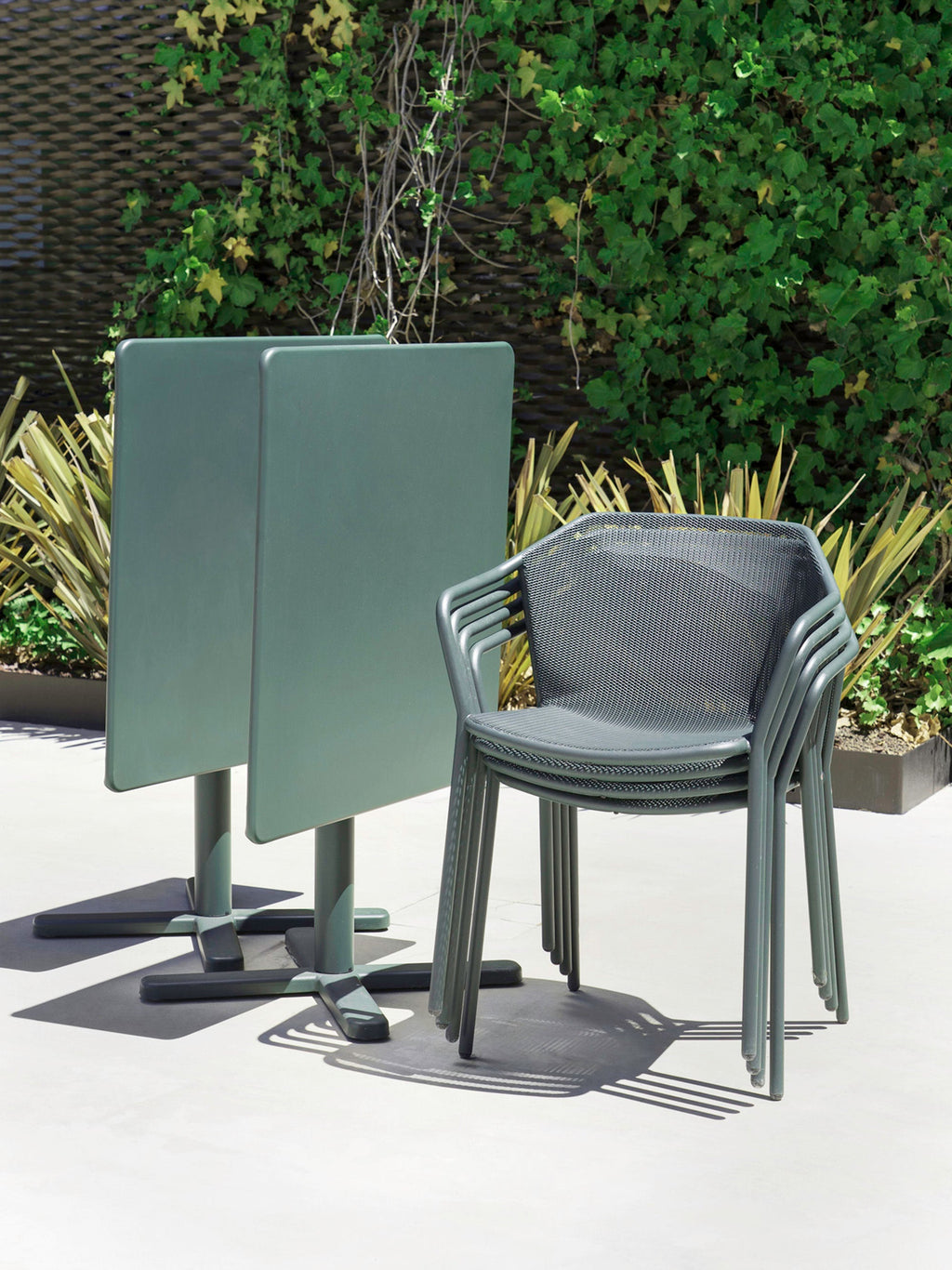 Darwin Folding Garden Table, 70 x 70 cm