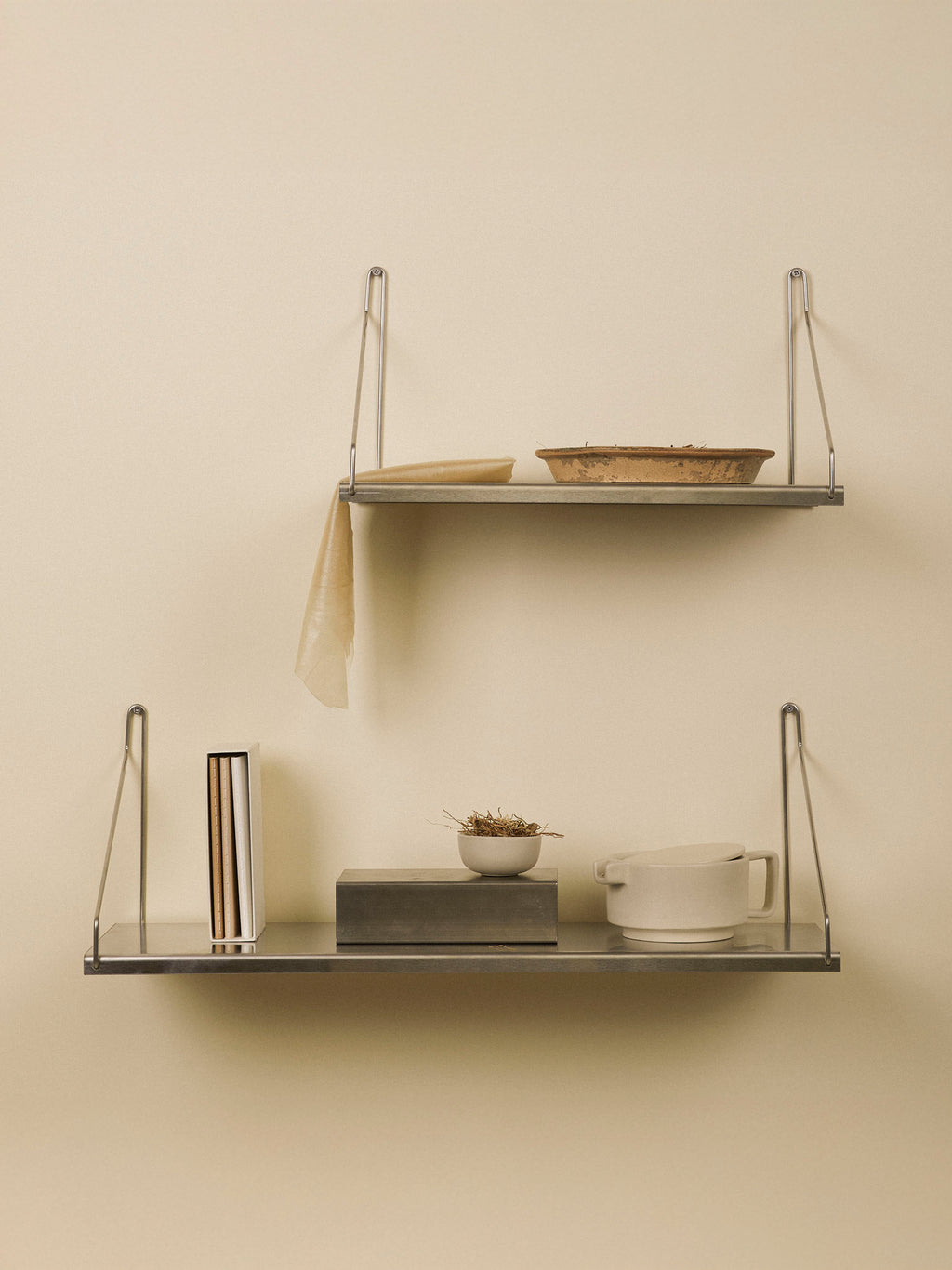 Single Wall-Mounted Shelf