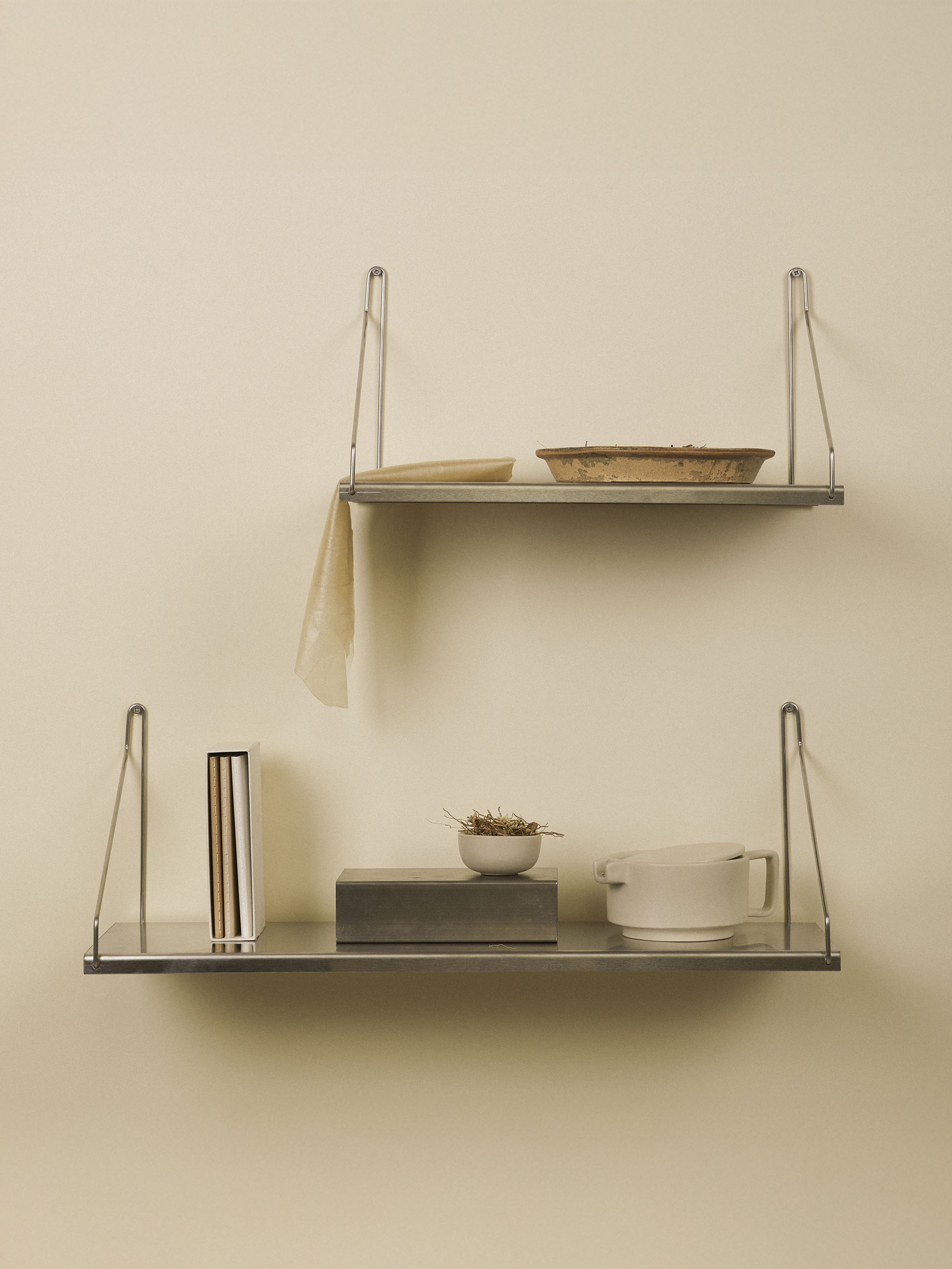 Single Wall-Mounted Shelf