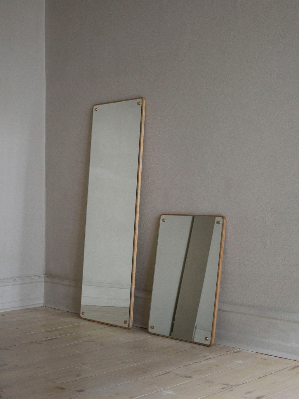 RM-1 Oak Wood Full-Length Leaner Mirror