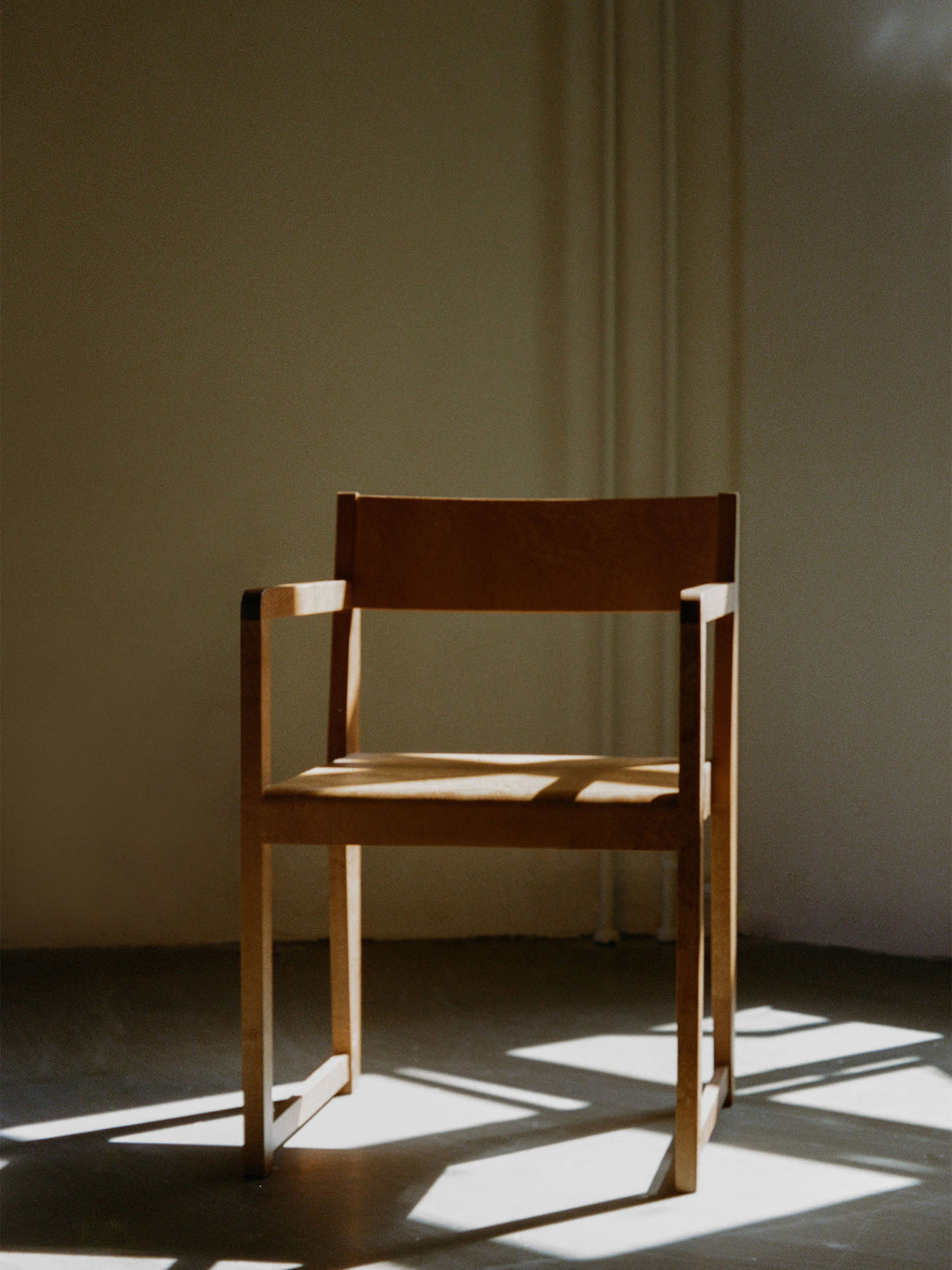 Birch Wood Arm Chair 01