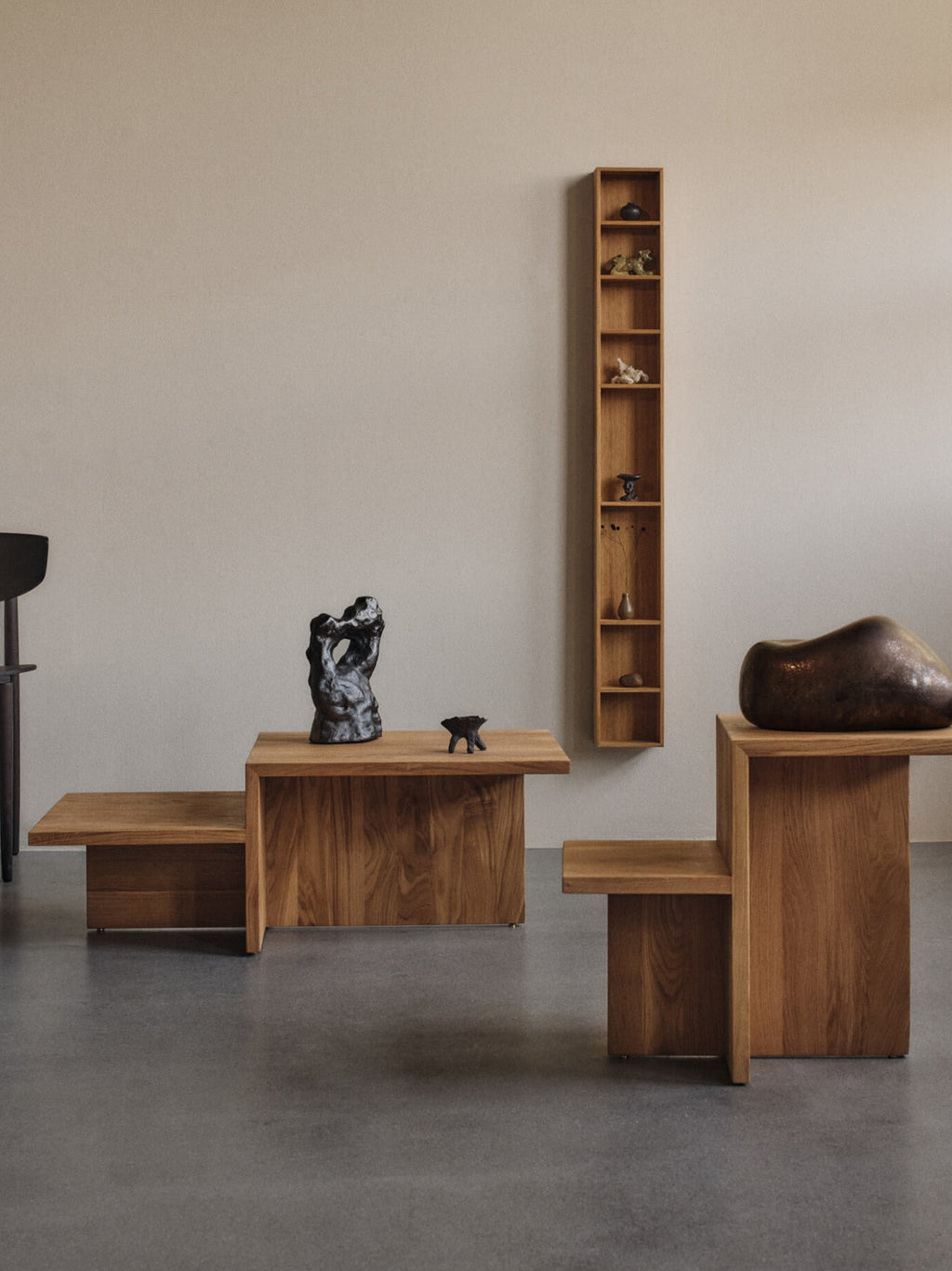 Distinct Oak Wood Coffee Table