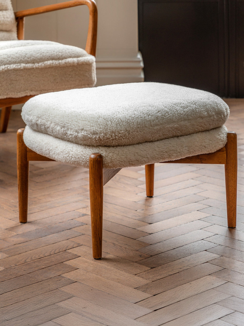 Datsun Teddy Sofa Stool