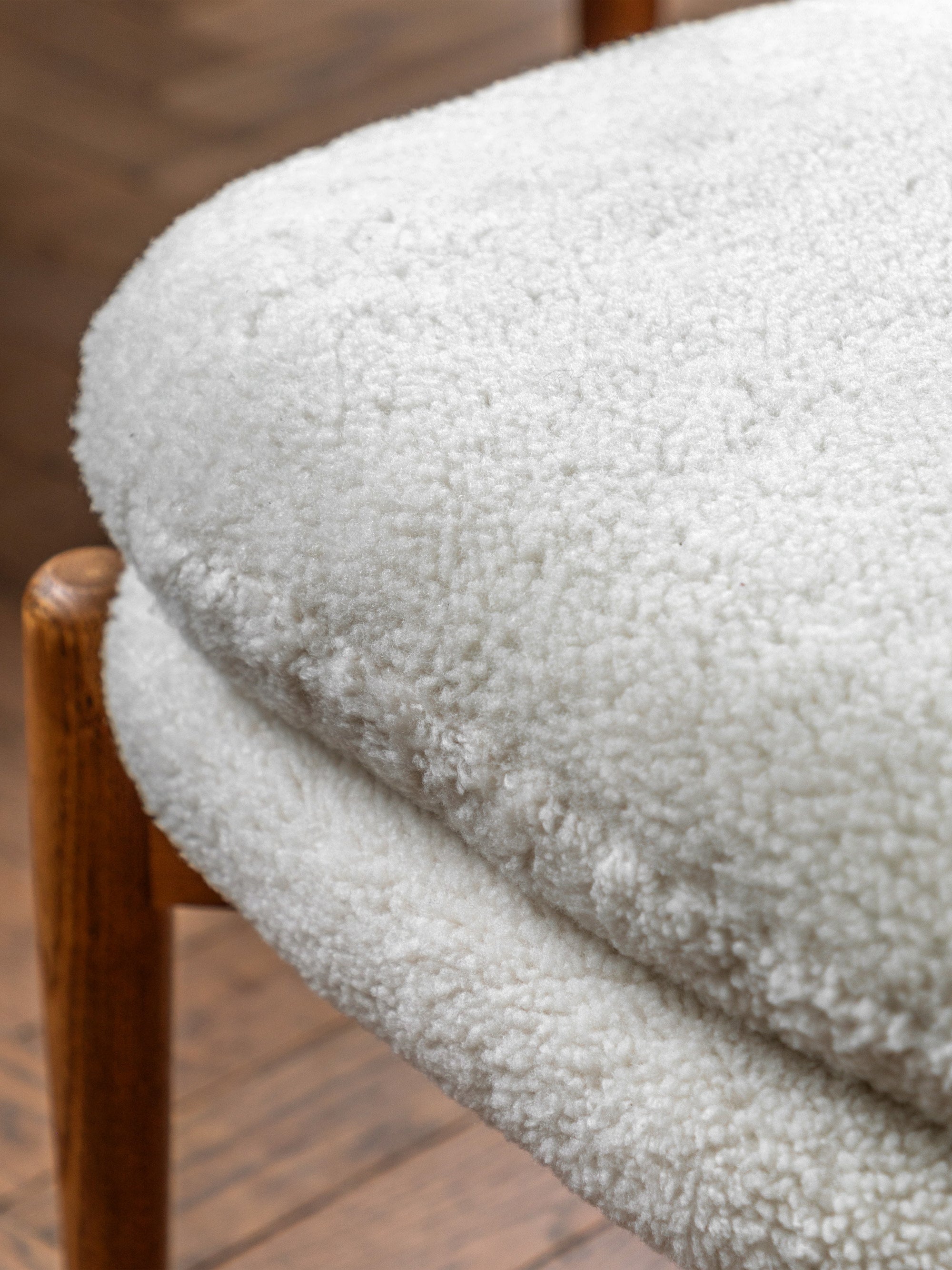 Datsun Teddy Sofa Stool