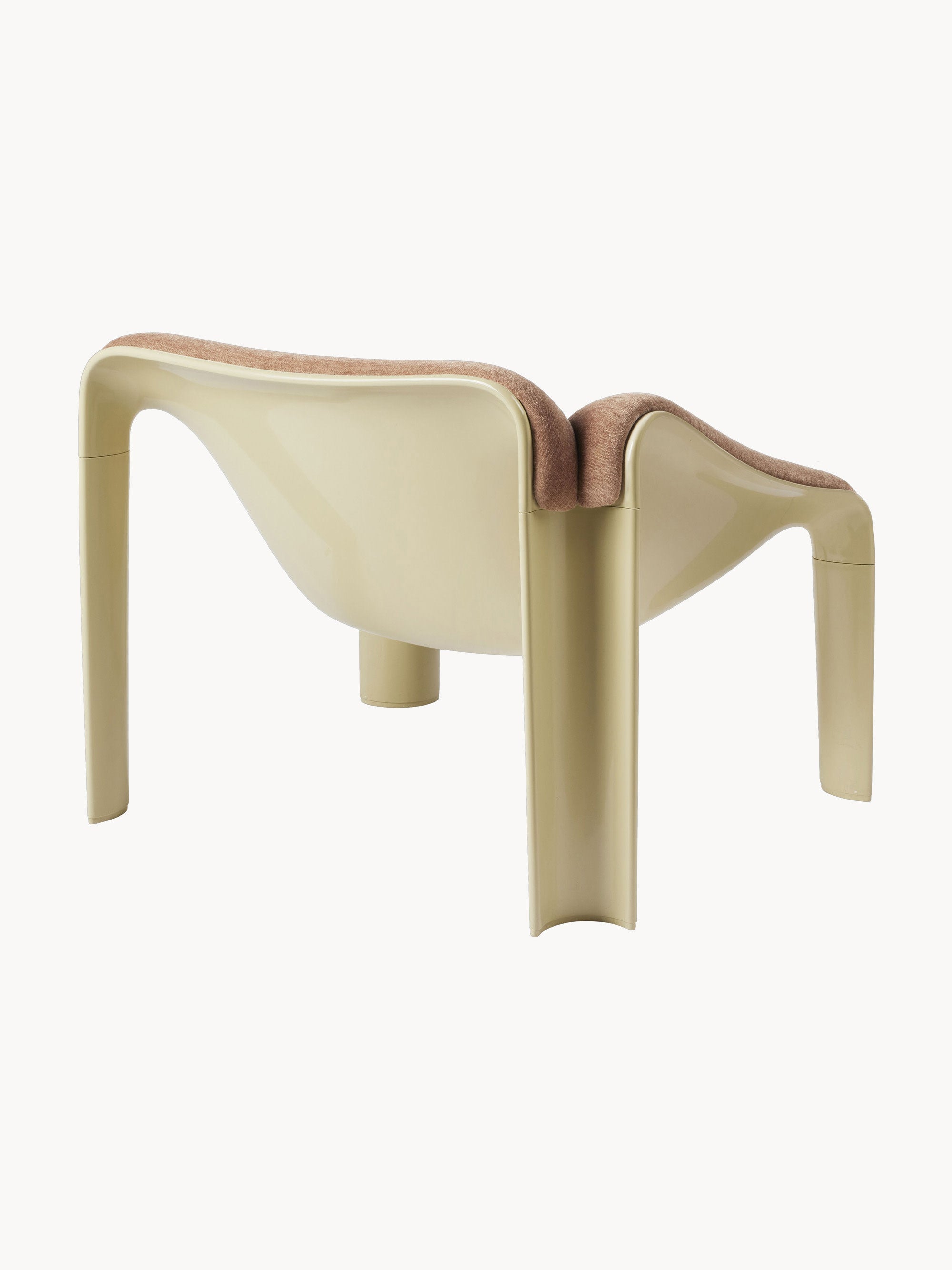F300 Lounge Chair