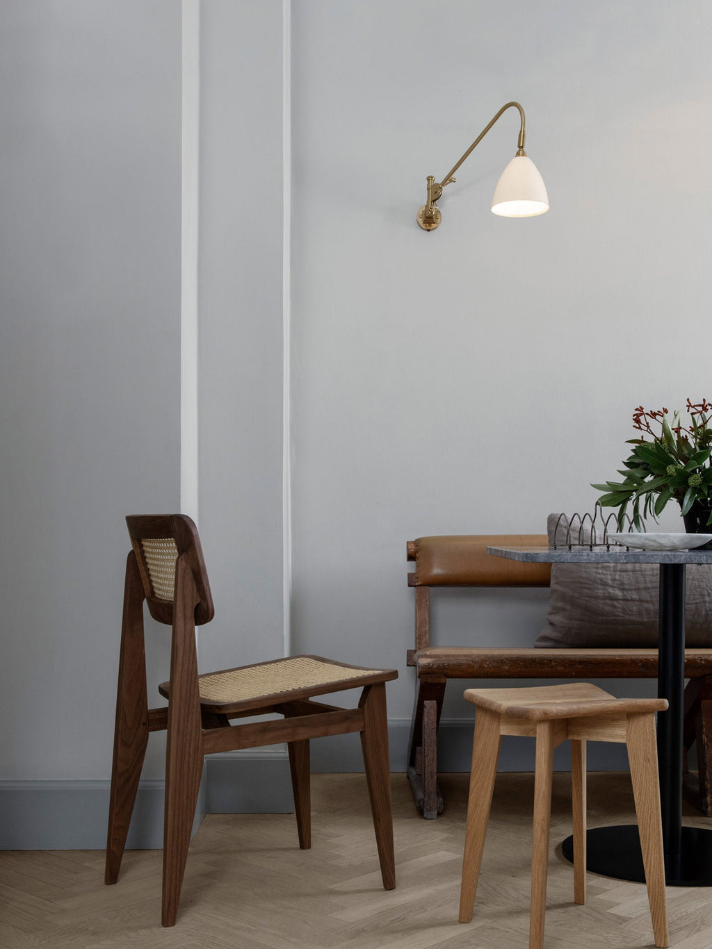 BL6 Adjustable Plug-in Wall Lamp