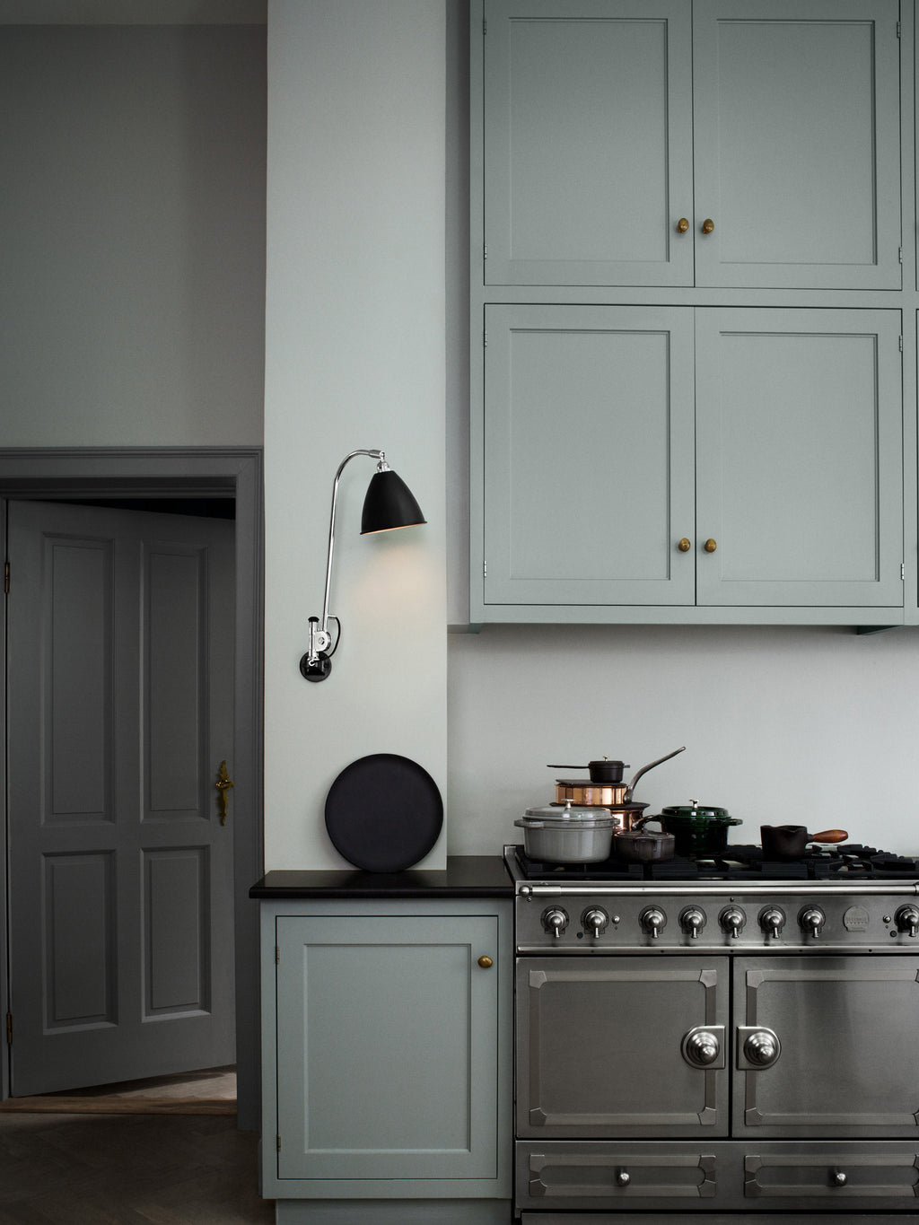 BL6 Adjustable Plug-in Wall Lamp