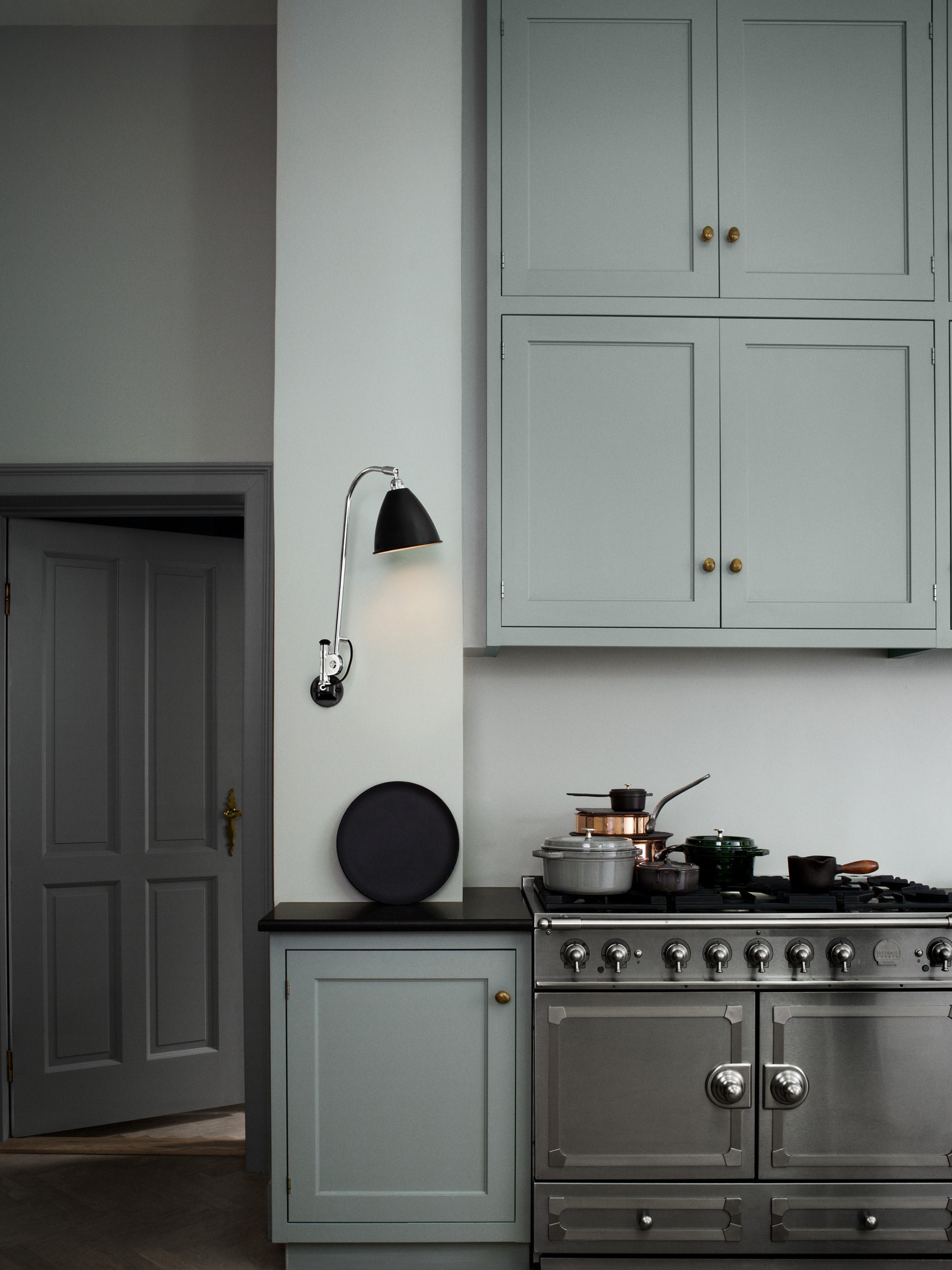 BL6 Adjustable Plug-in Wall Lamp