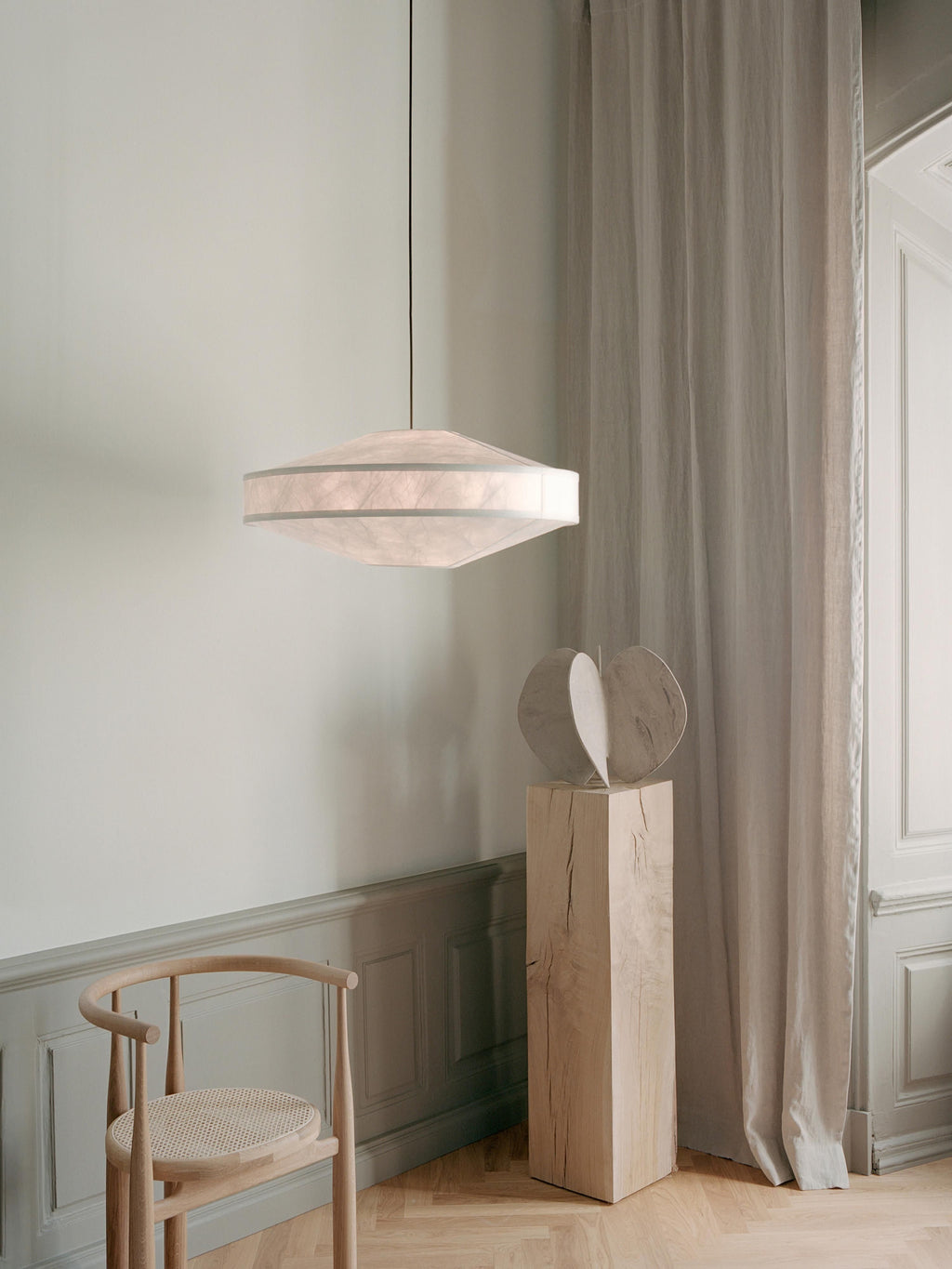Kite Large Pendant Light