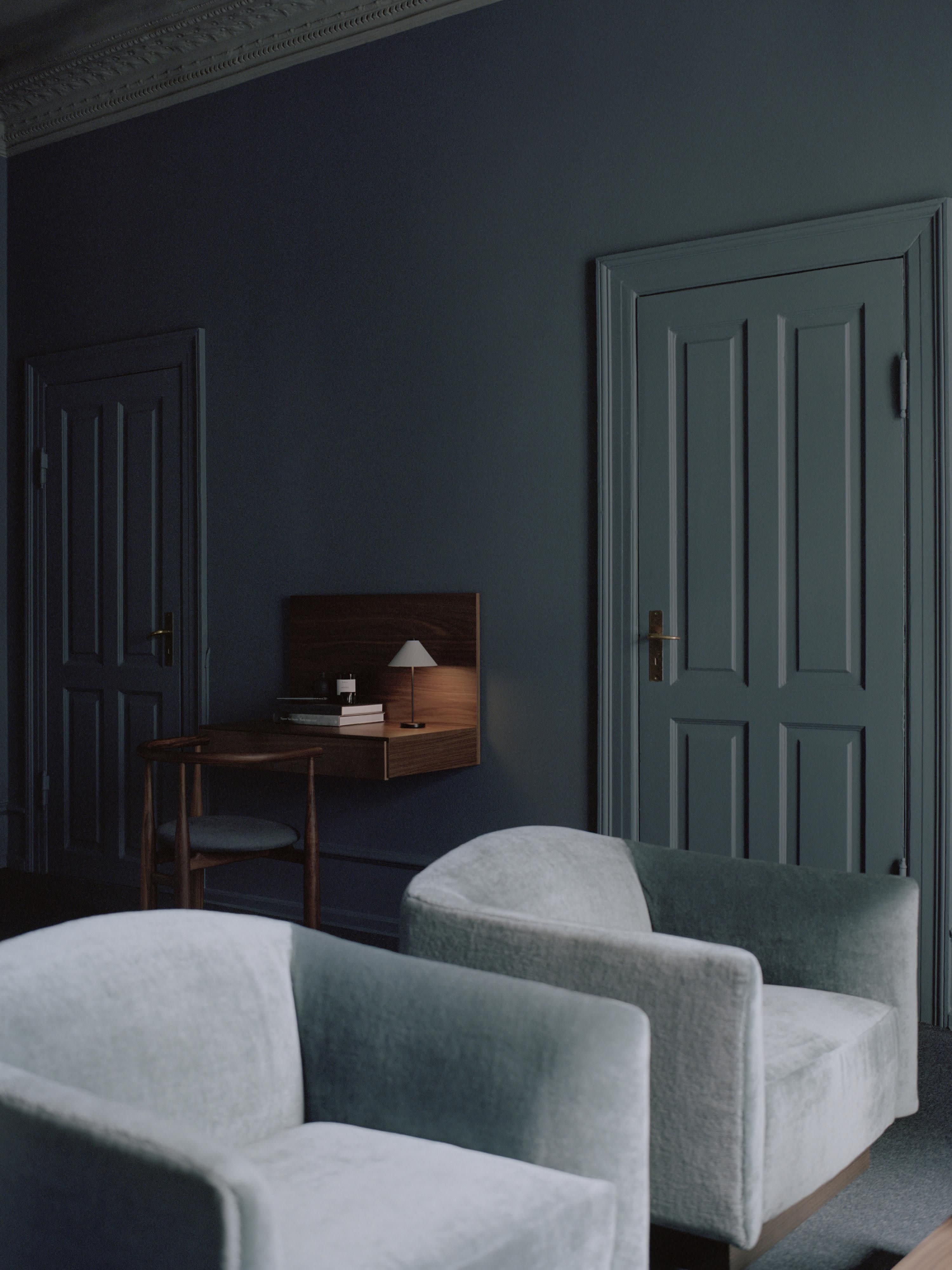 Tana Wall-Mounted Desk