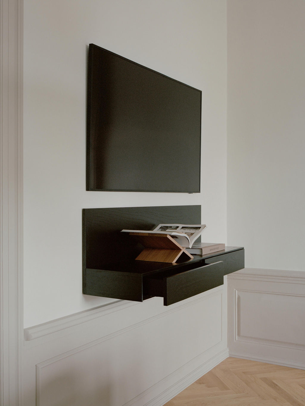 Tana Wall-Mounted Console