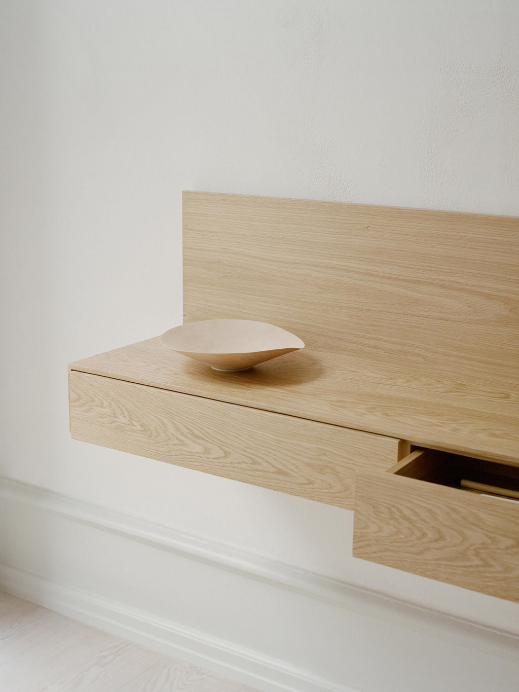 Tana Wall-Mounted Console