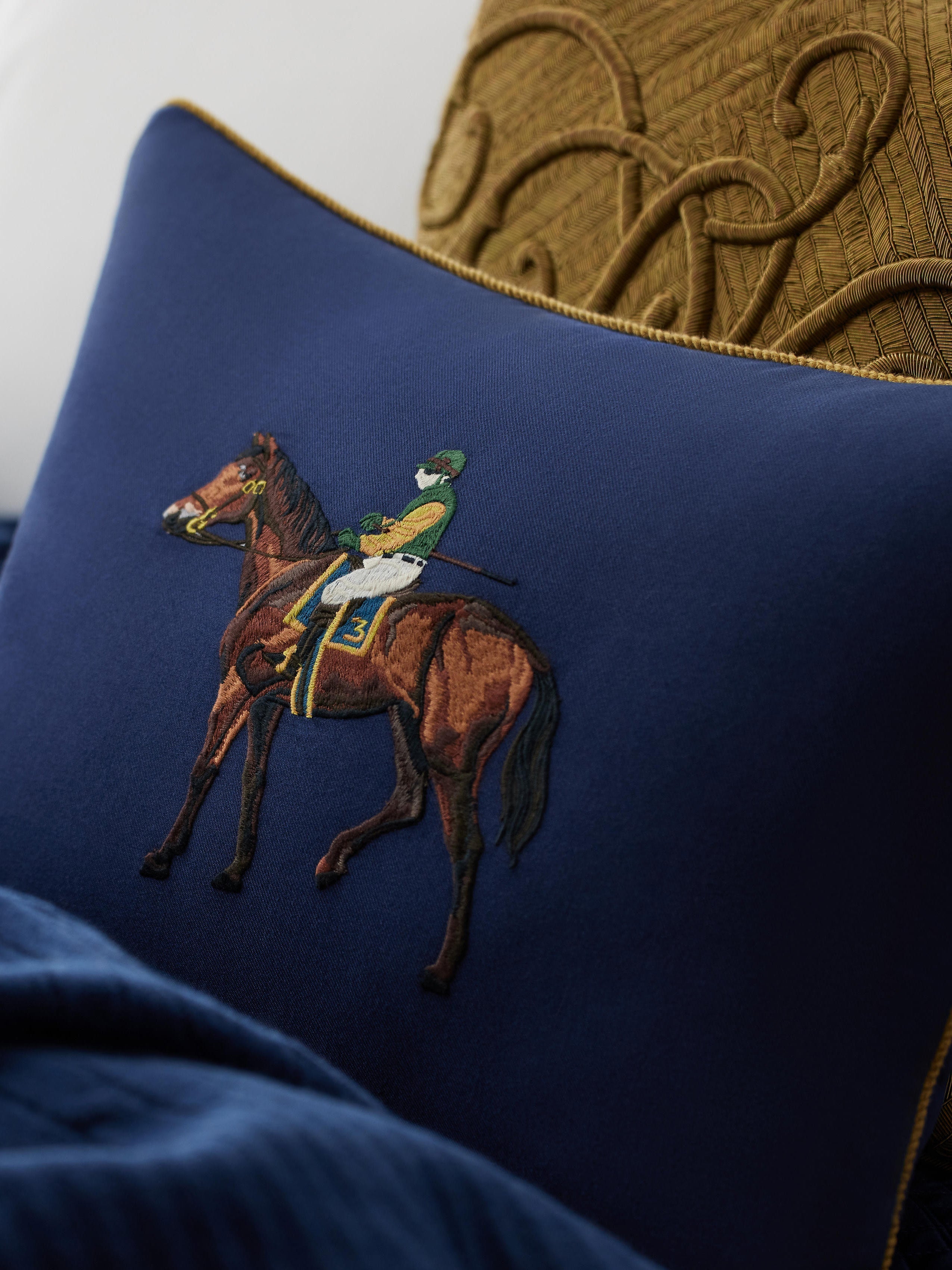 Gale Cushion