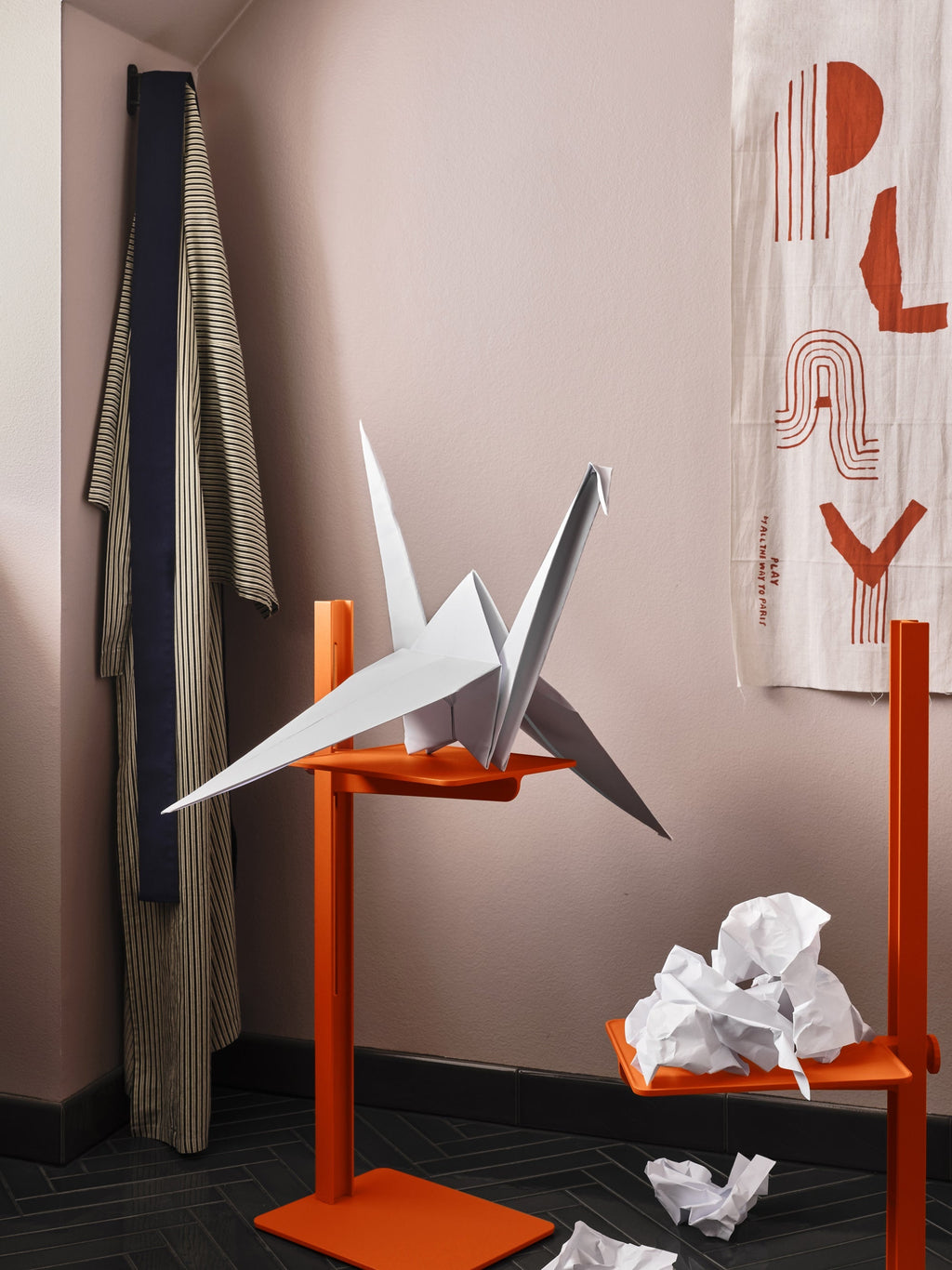 Museum Height-Adjustable Side Table