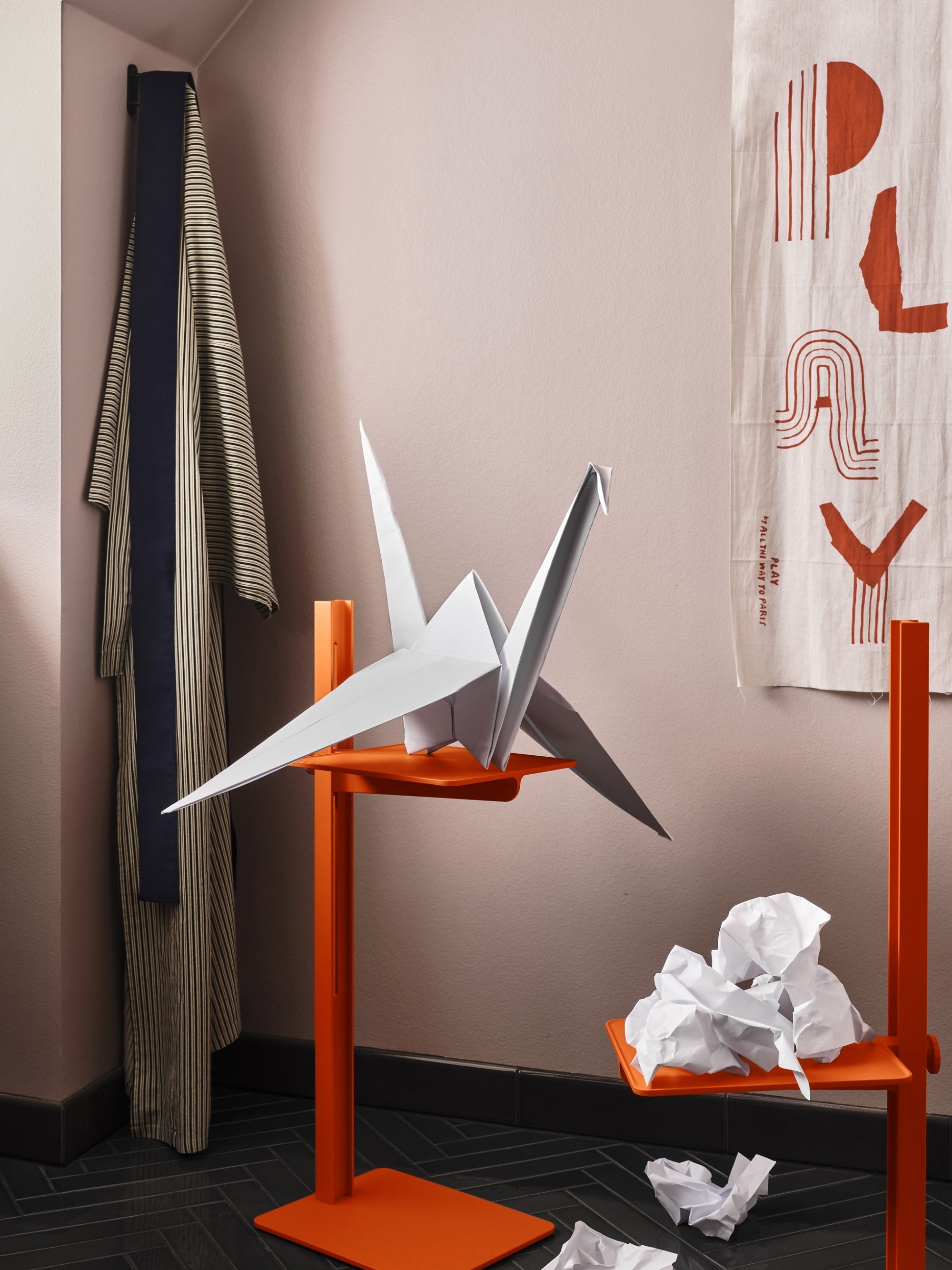 Museum Height-Adjustable Side Table